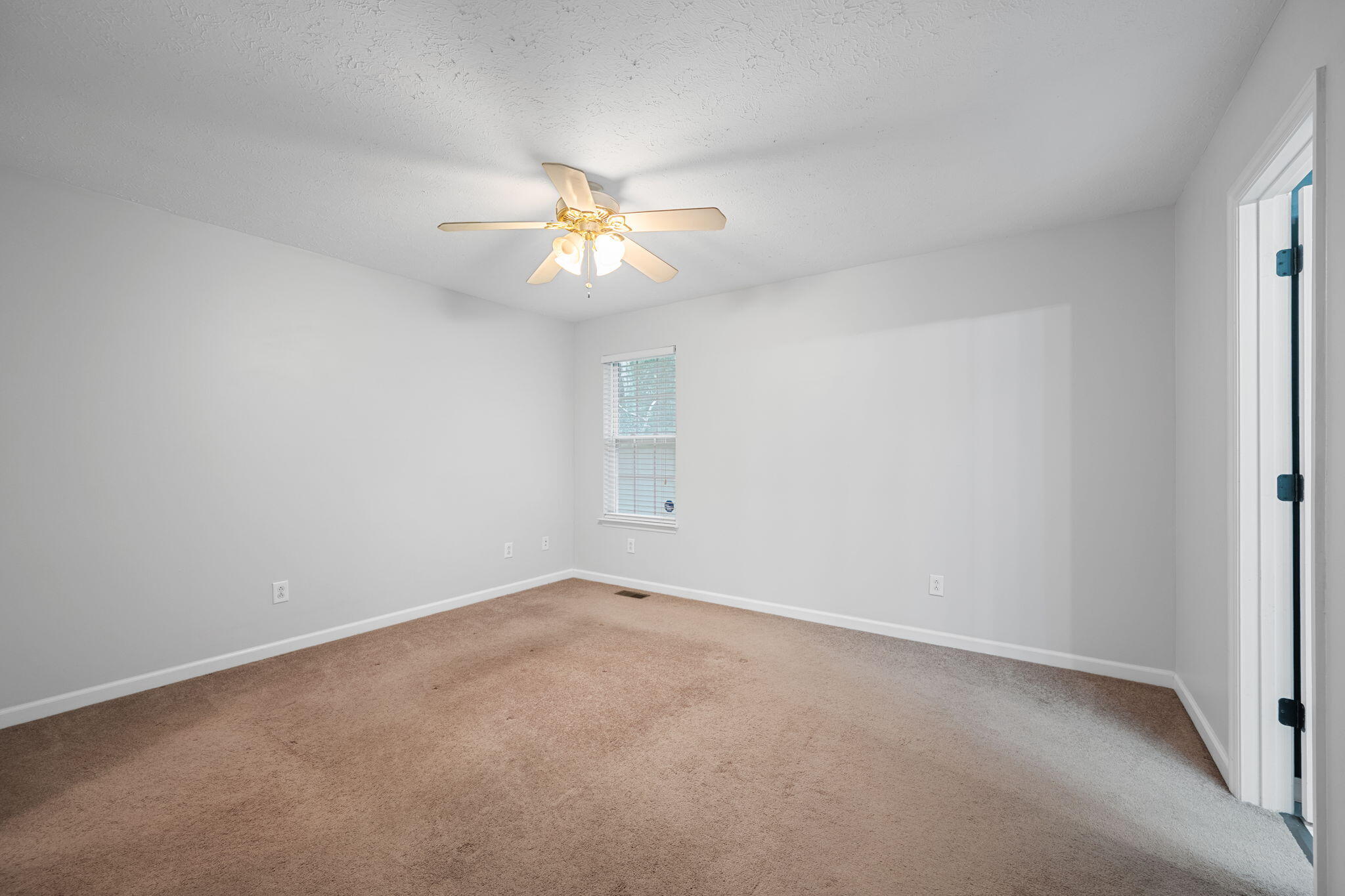 109 Oak Ridge Drive, LaFayette