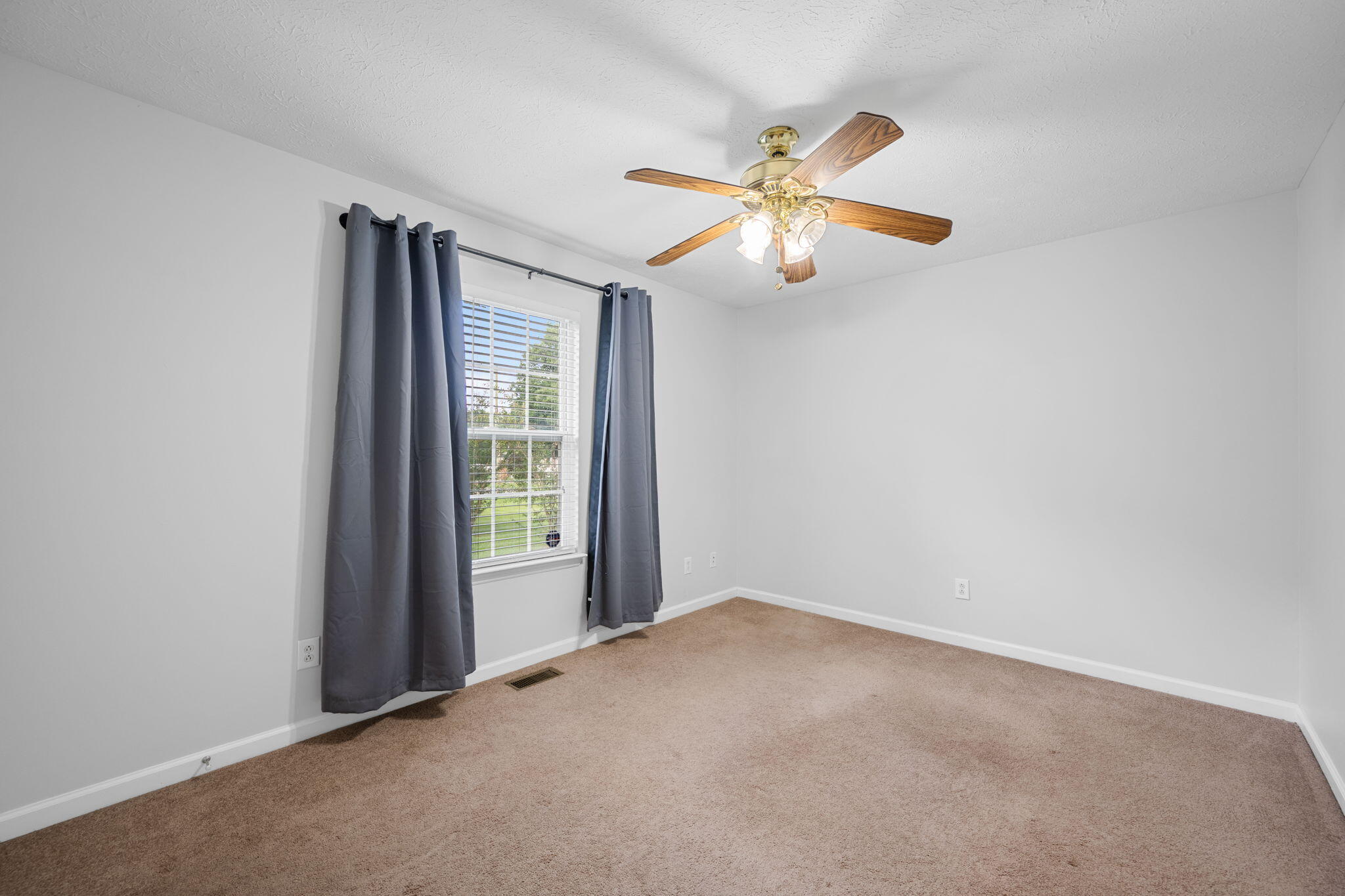 109 Oak Ridge Drive, LaFayette