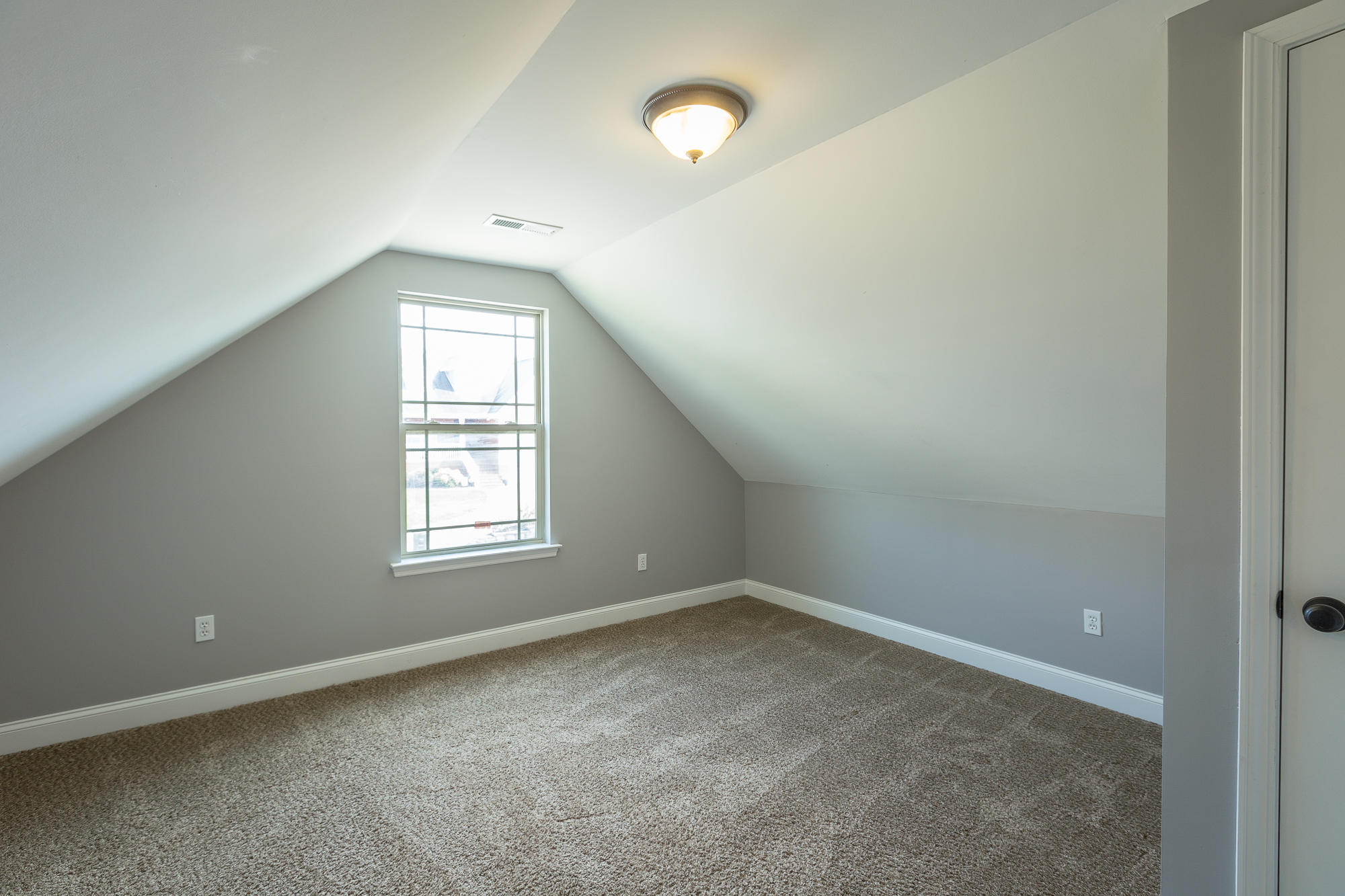 878 Windrush Loop