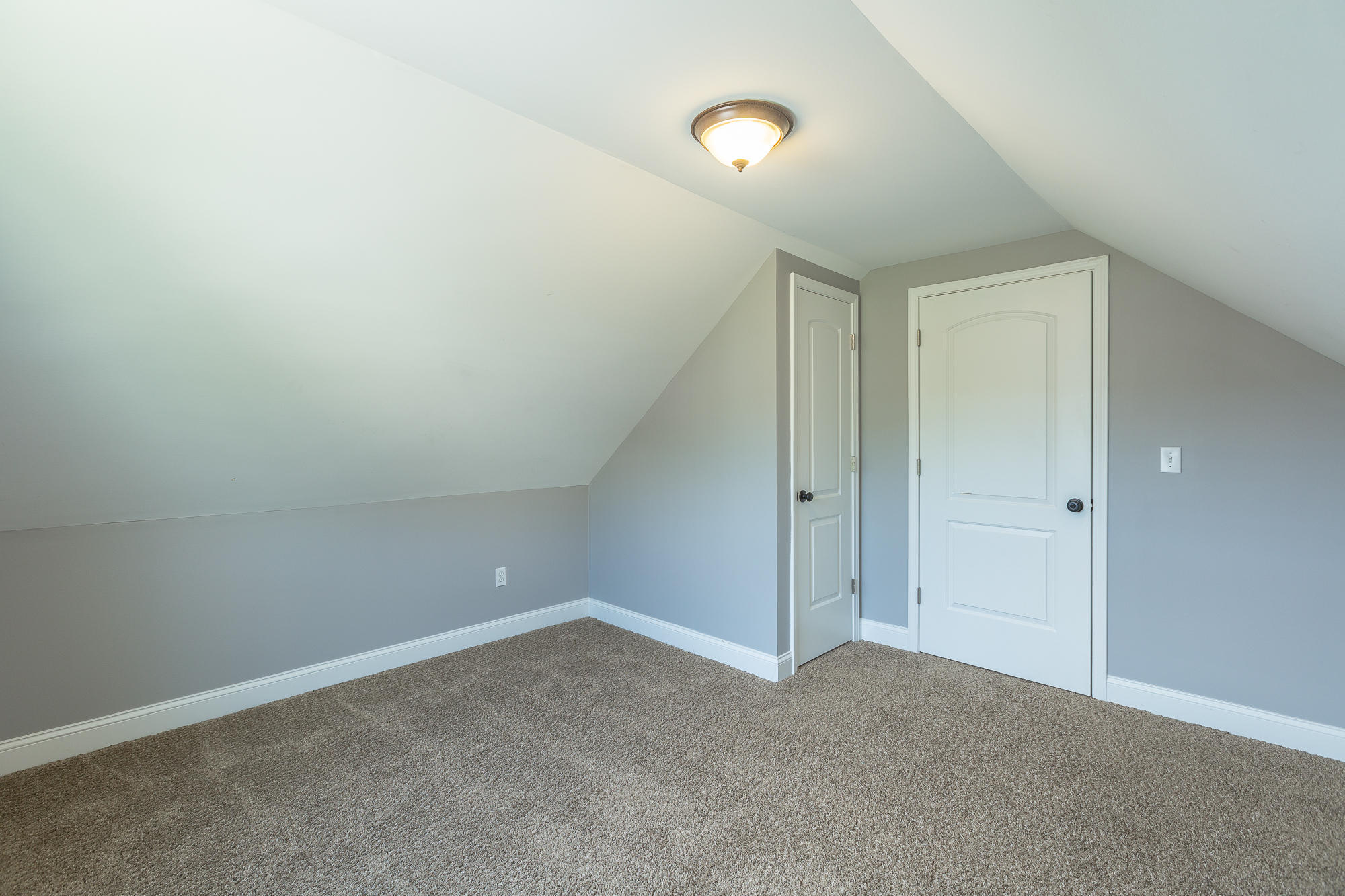 878 Windrush Loop