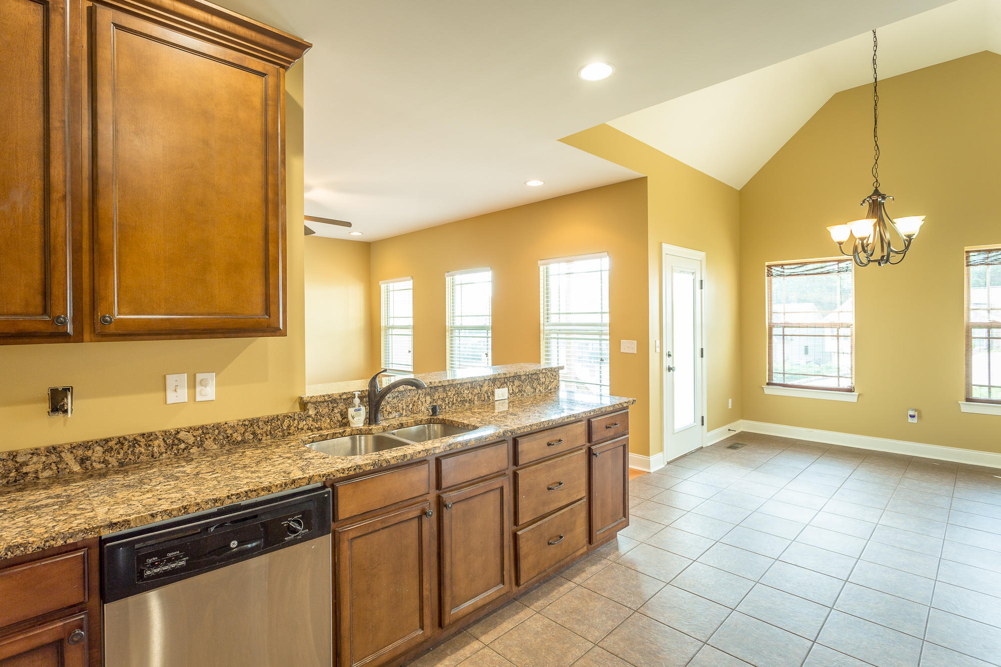 878 Windrush Loop