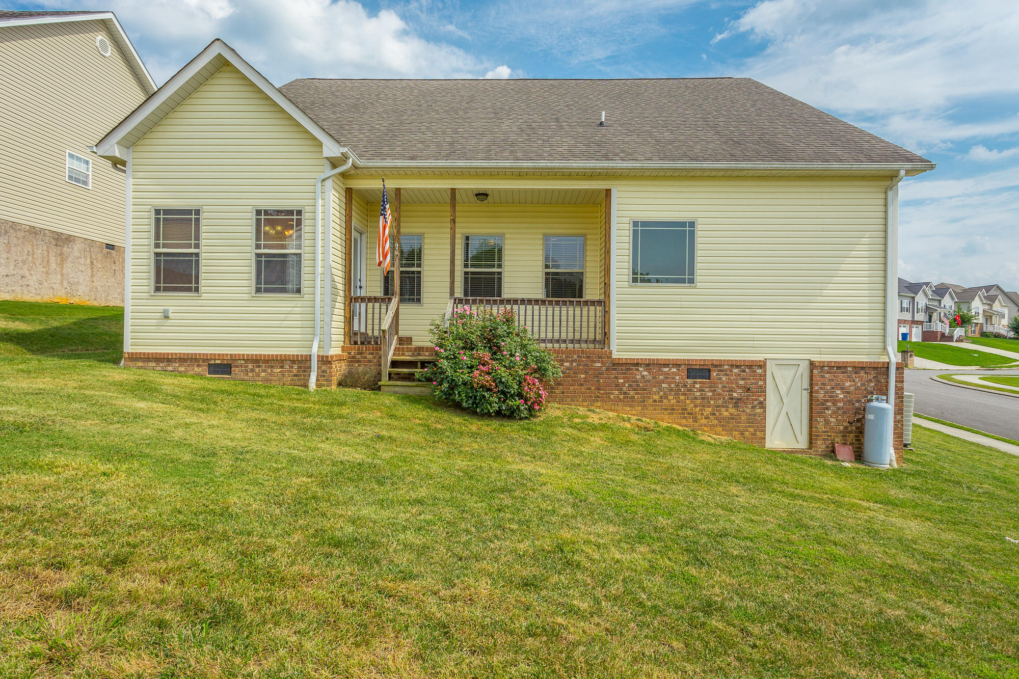 878 Windrush Loop