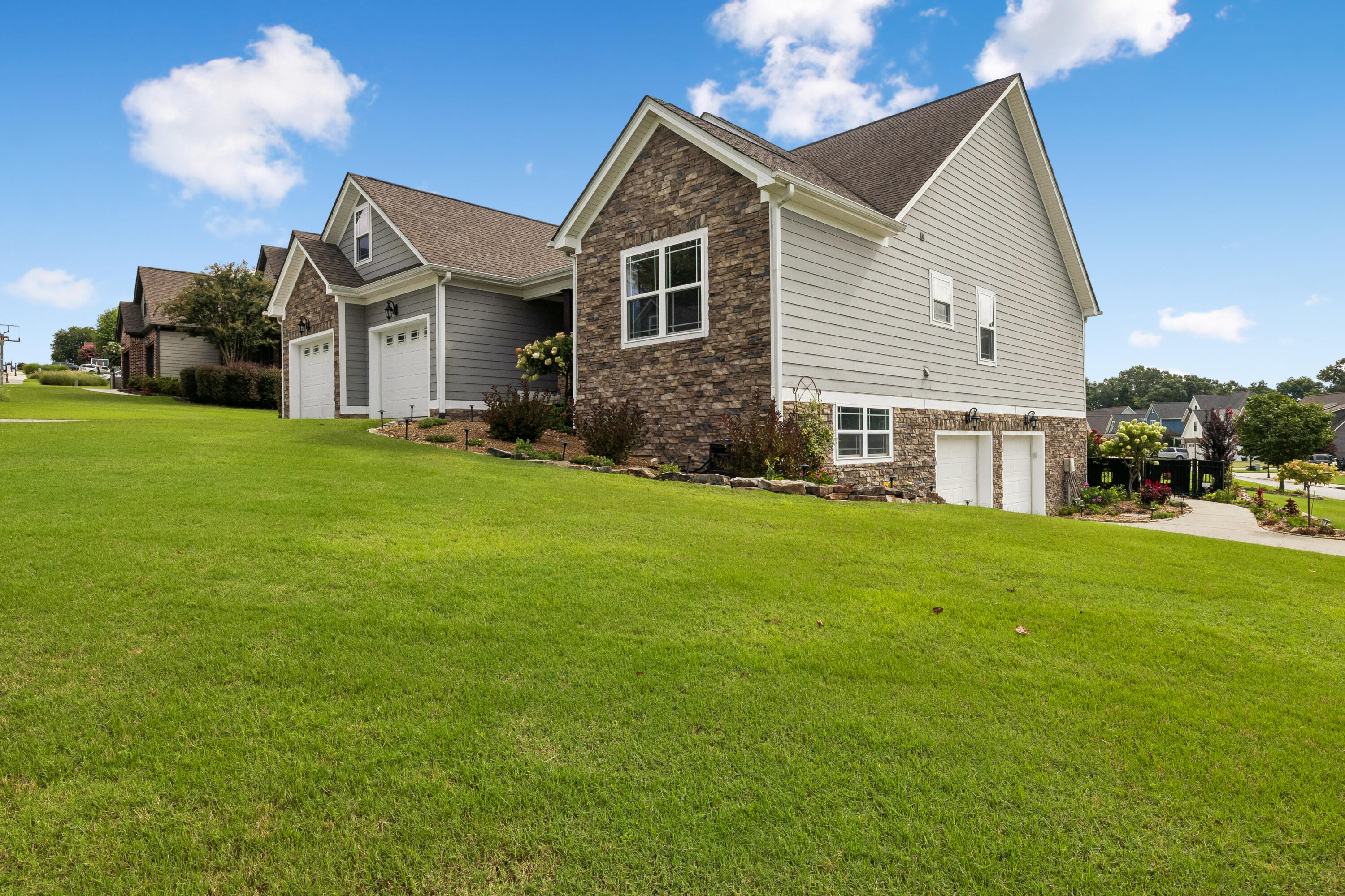 229 Running Oak Drive