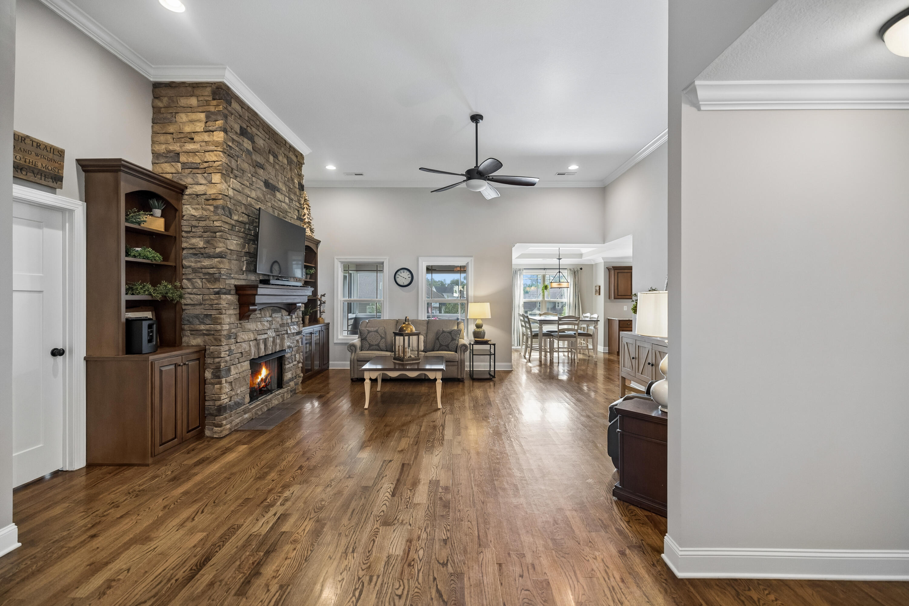 229 Running Oak Drive