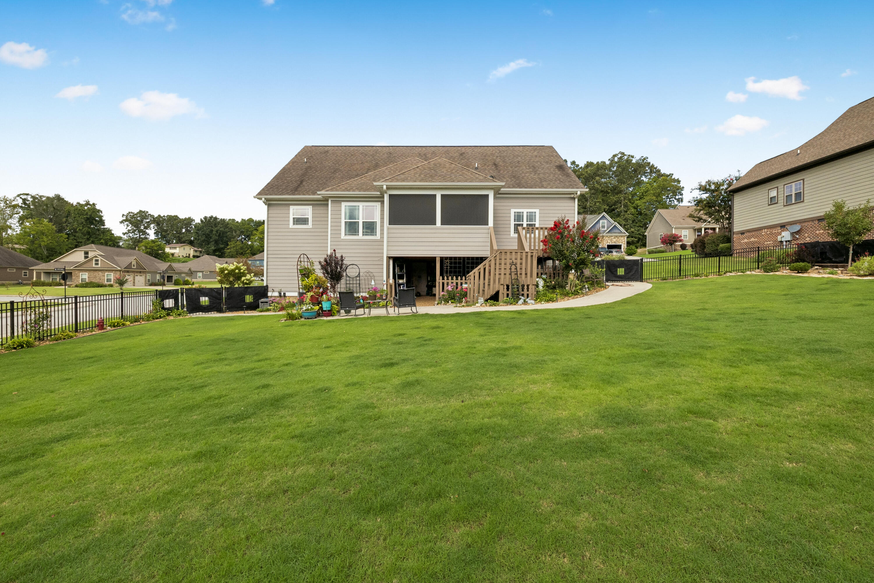 229 Running Oak Drive