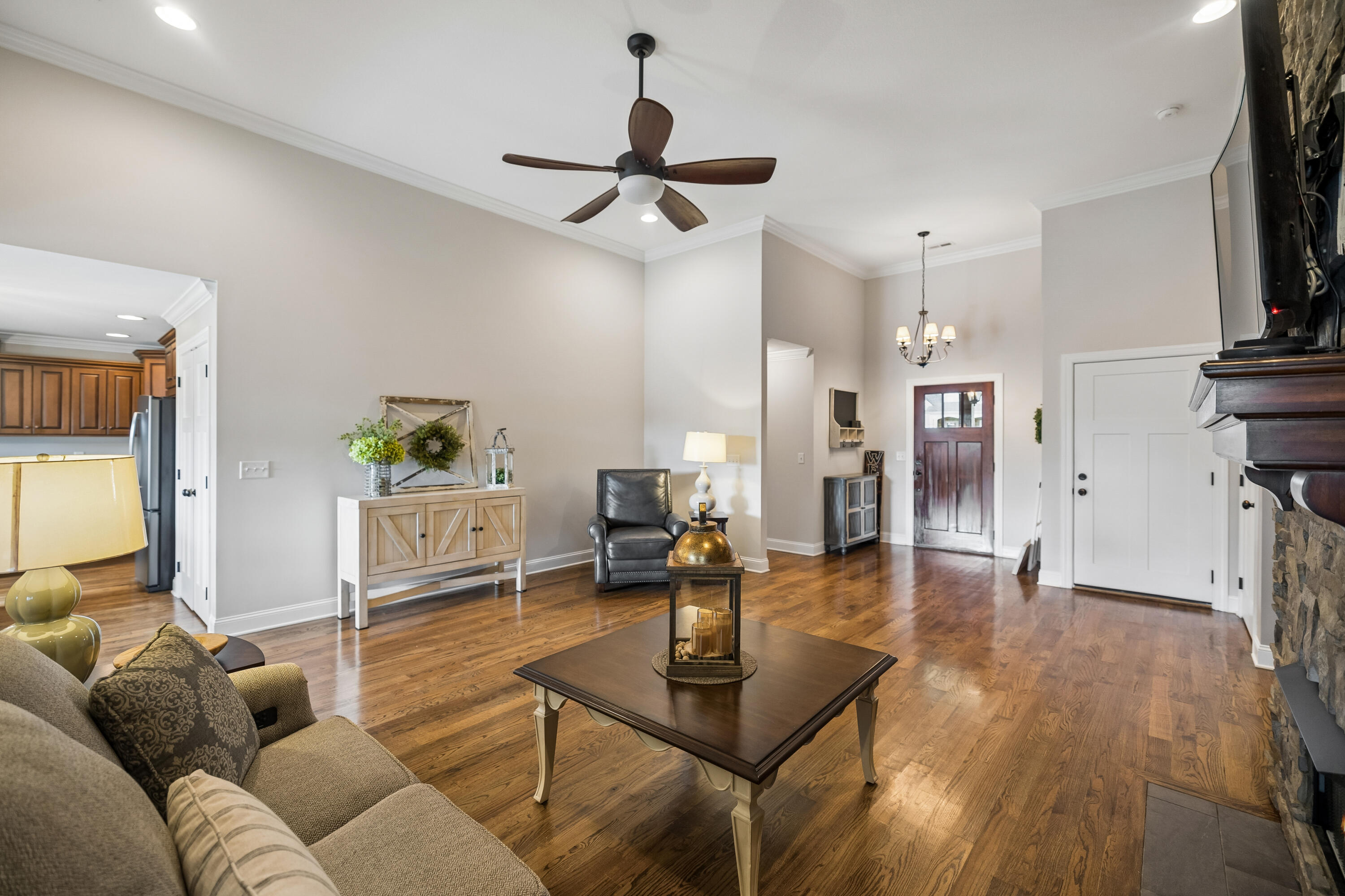 229 Running Oak Drive