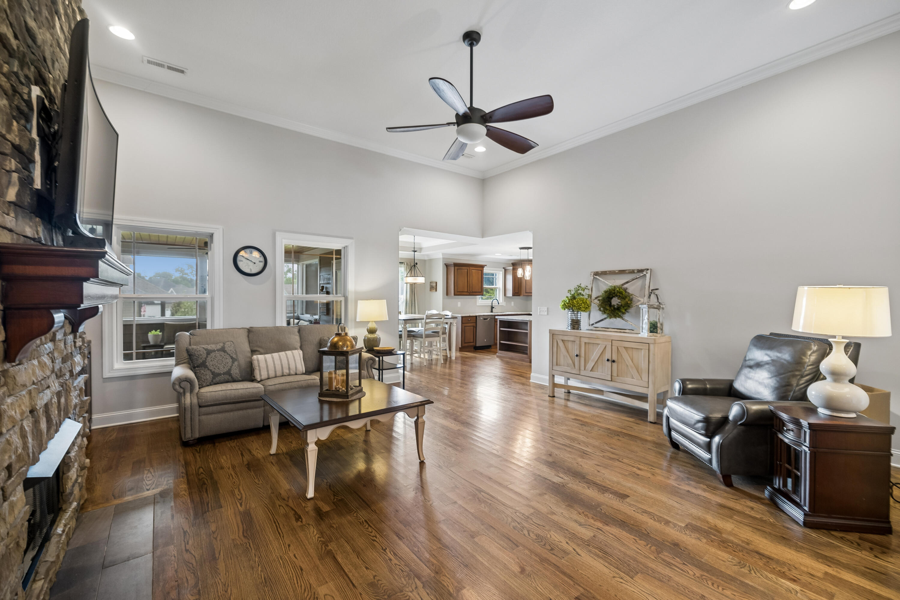 229 Running Oak Drive
