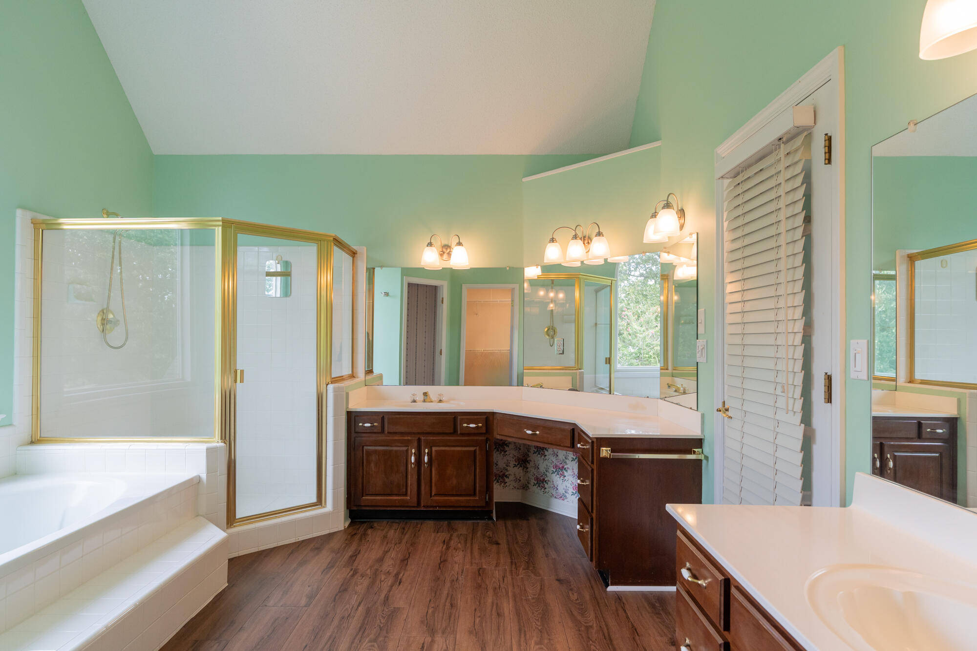 2421 Laurelton Creek Lane