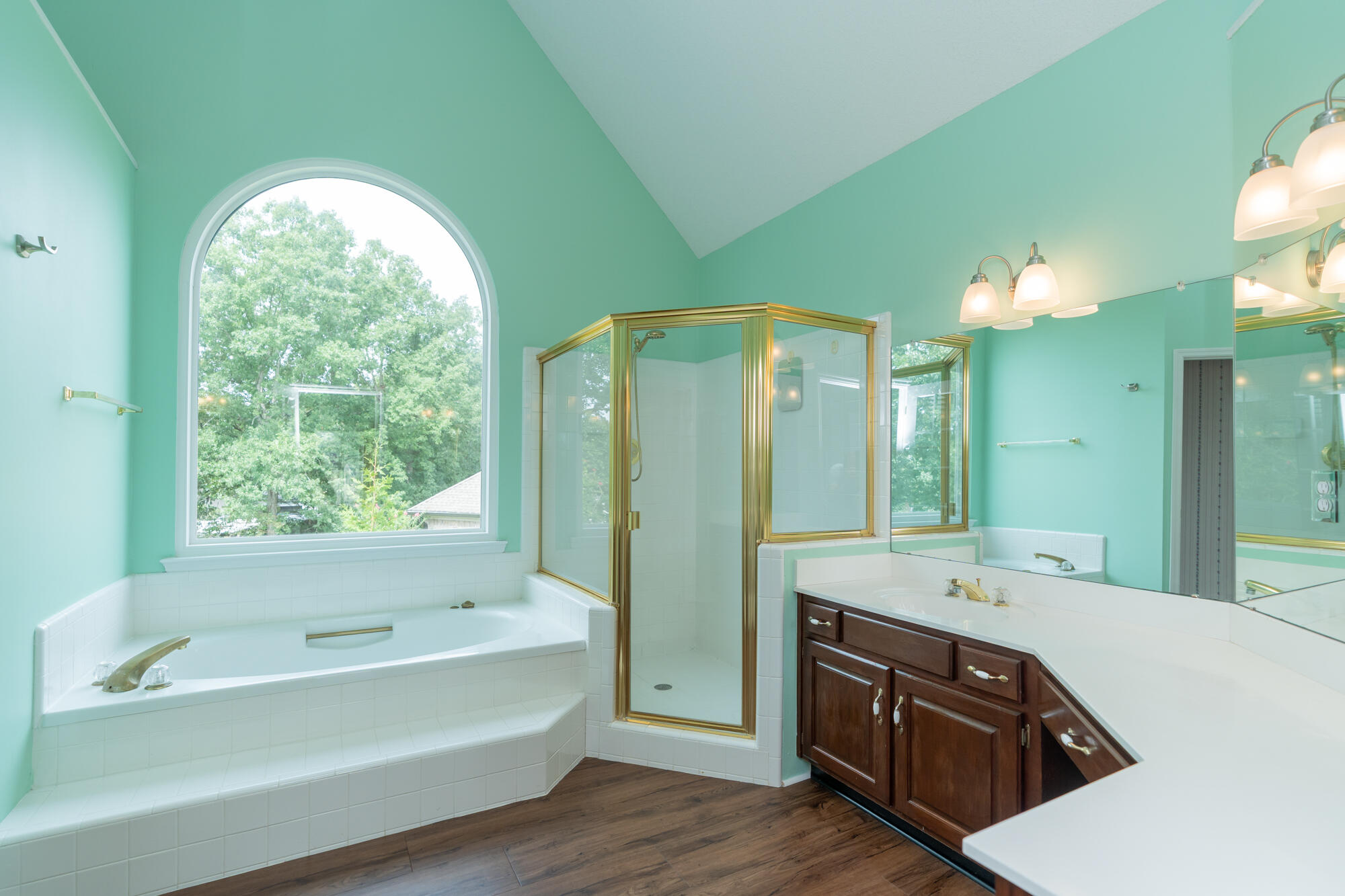 2421 Laurelton Creek Lane
