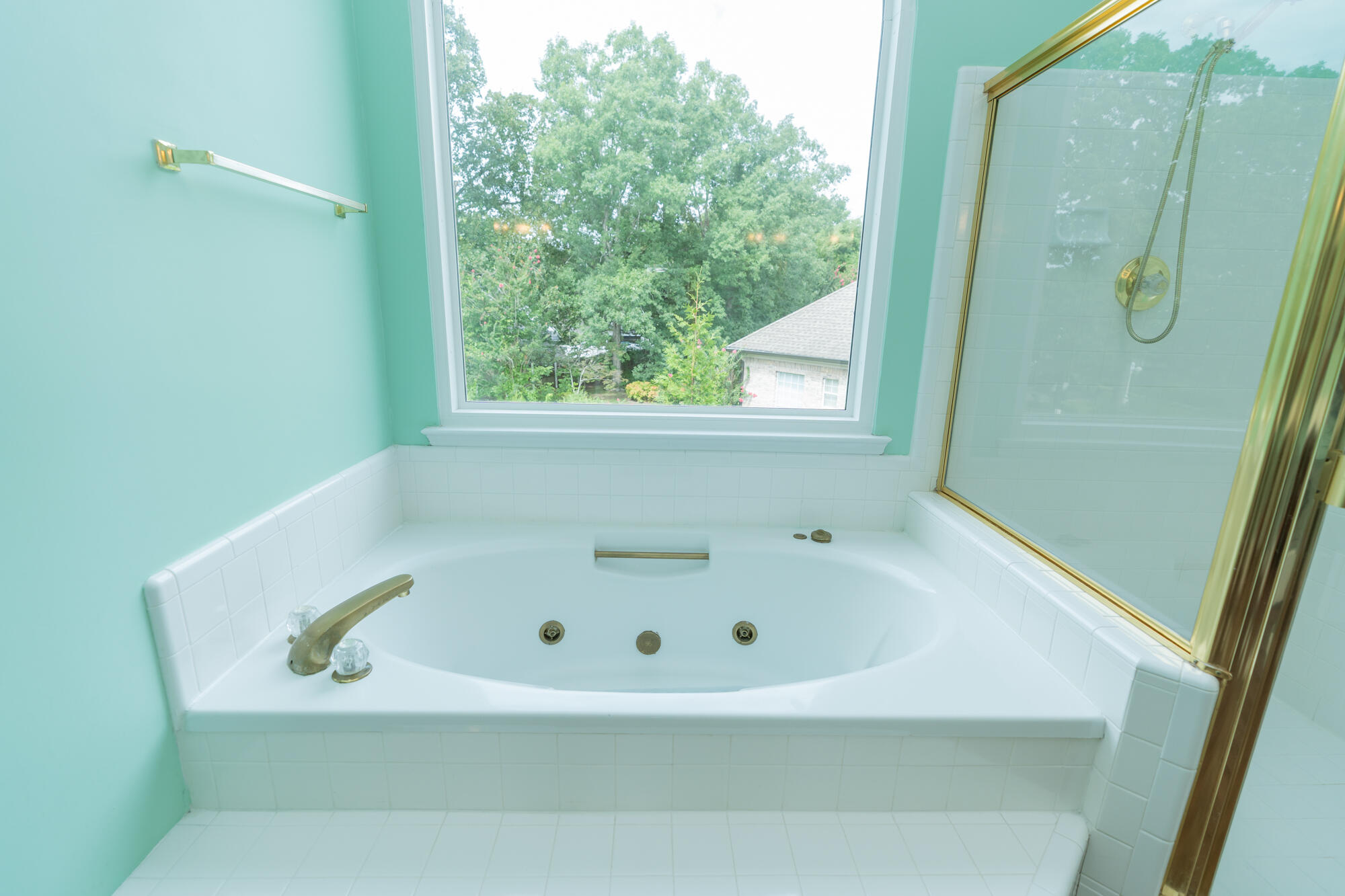 2421 Laurelton Creek Lane