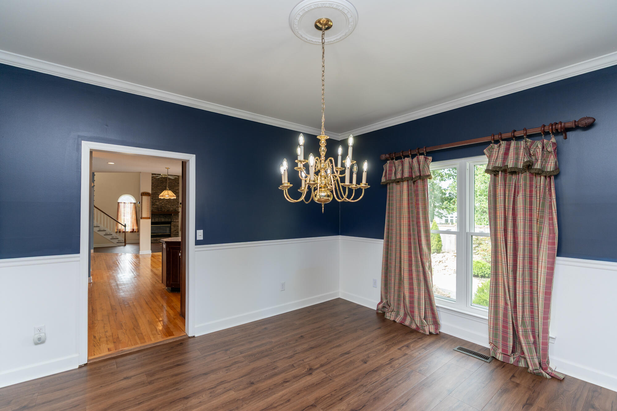 2421 Laurelton Creek Lane