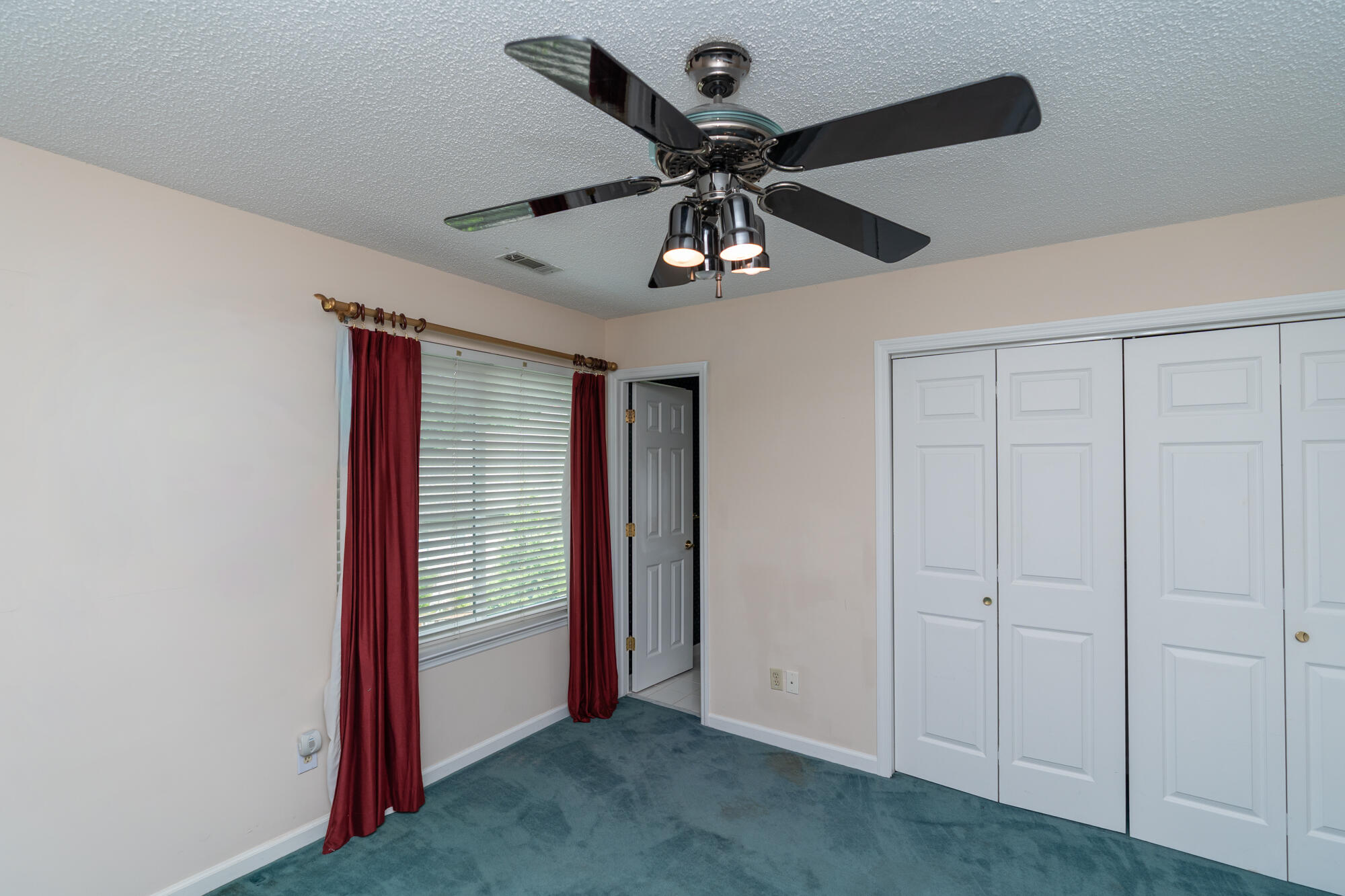 2421 Laurelton Creek Lane
