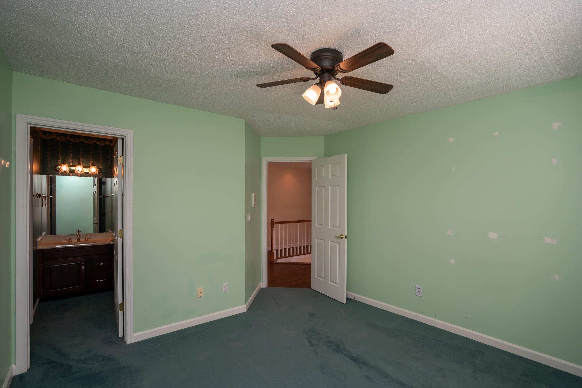 2421 Laurelton Creek Lane