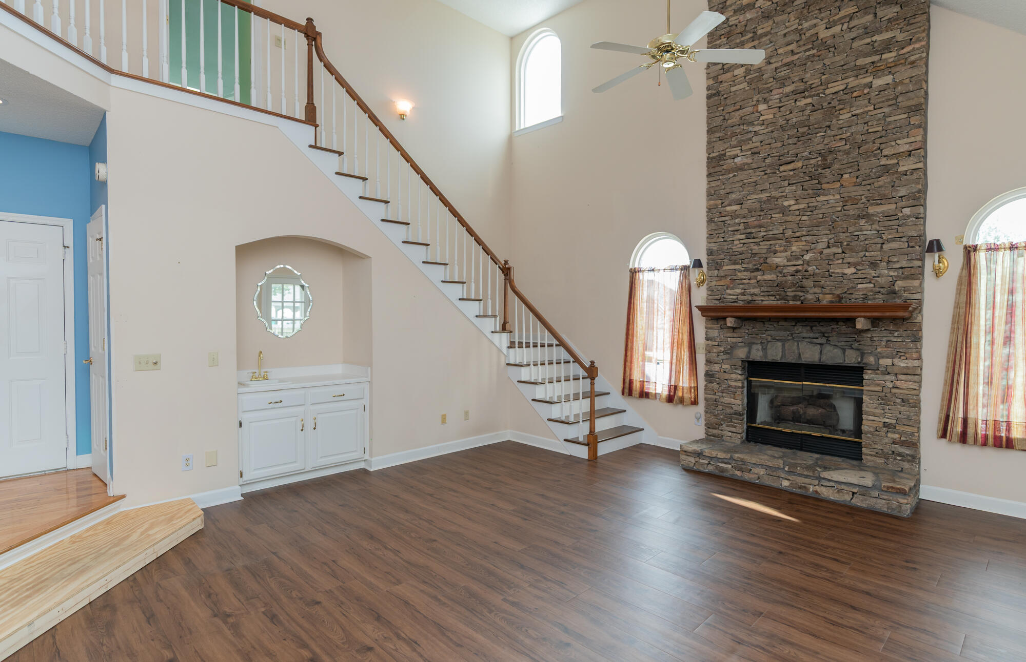 2421 Laurelton Creek Lane