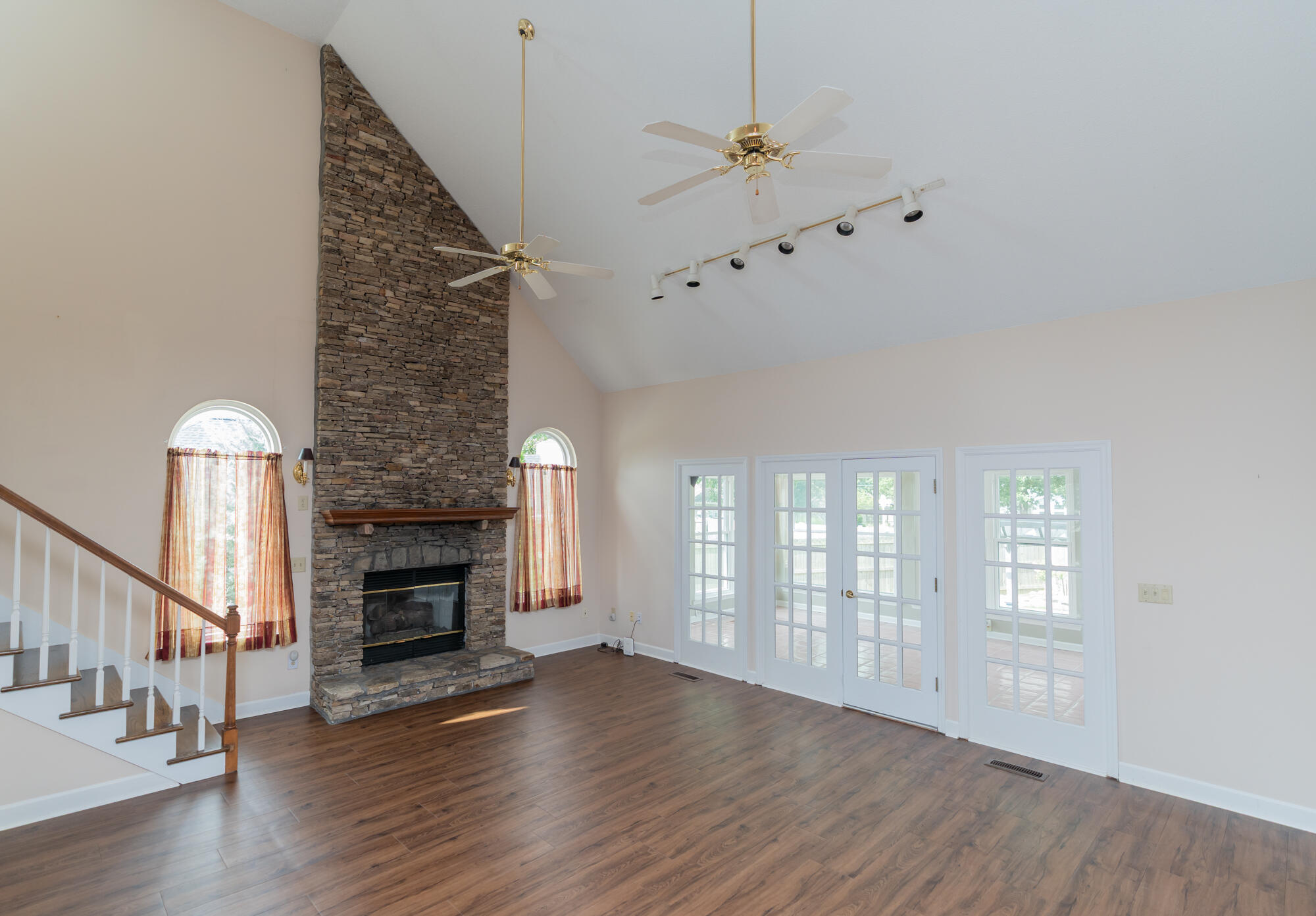 2421 Laurelton Creek Lane
