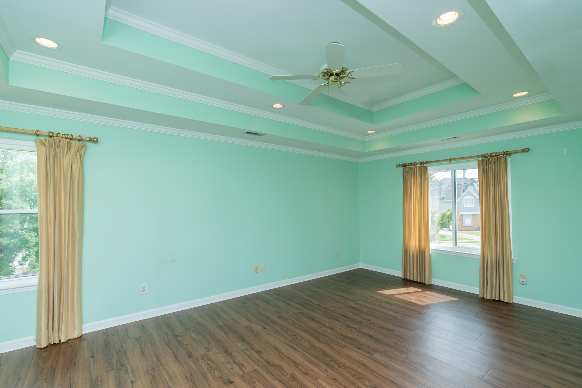 2421 Laurelton Creek Lane