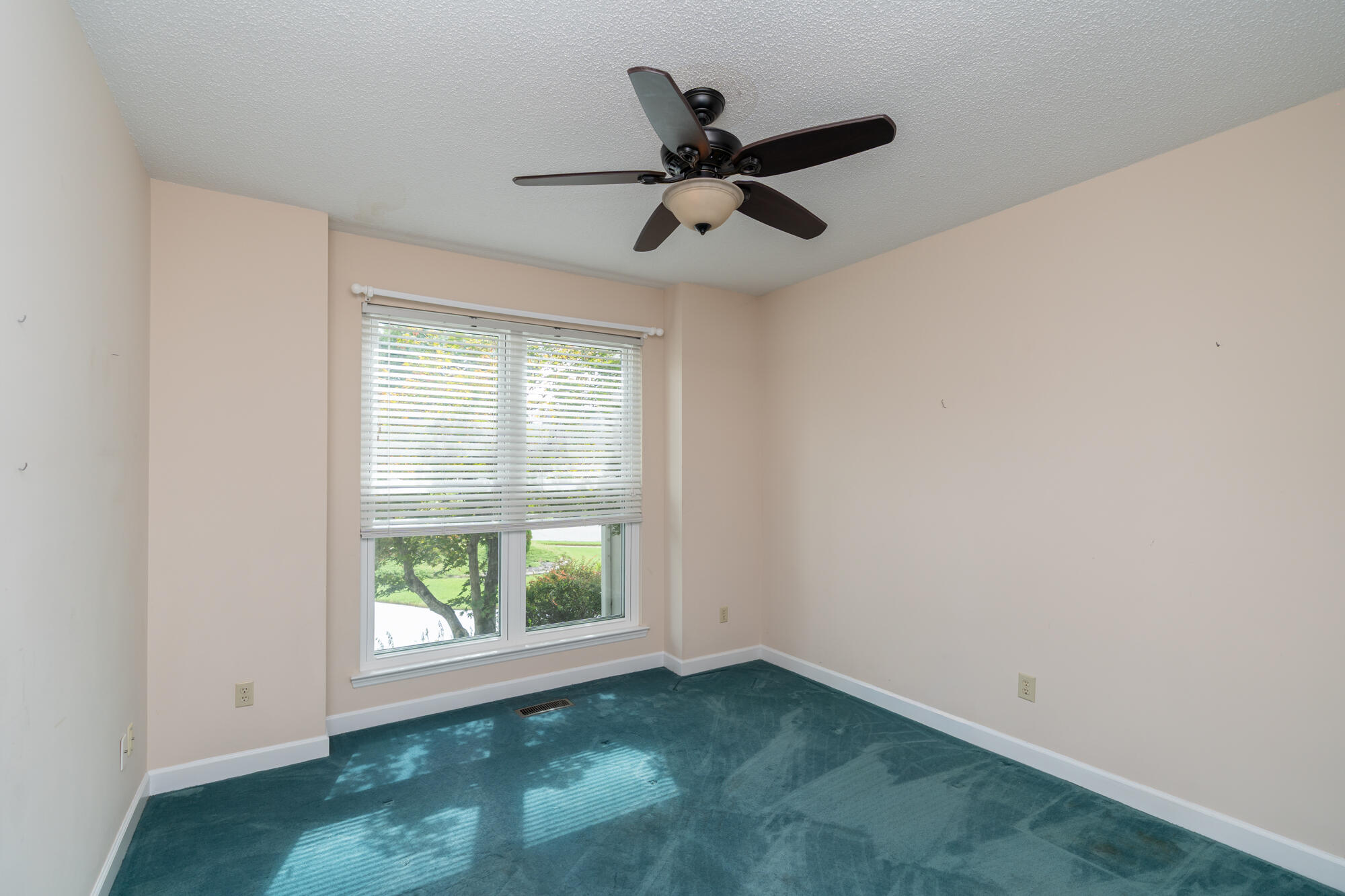 2421 Laurelton Creek Lane