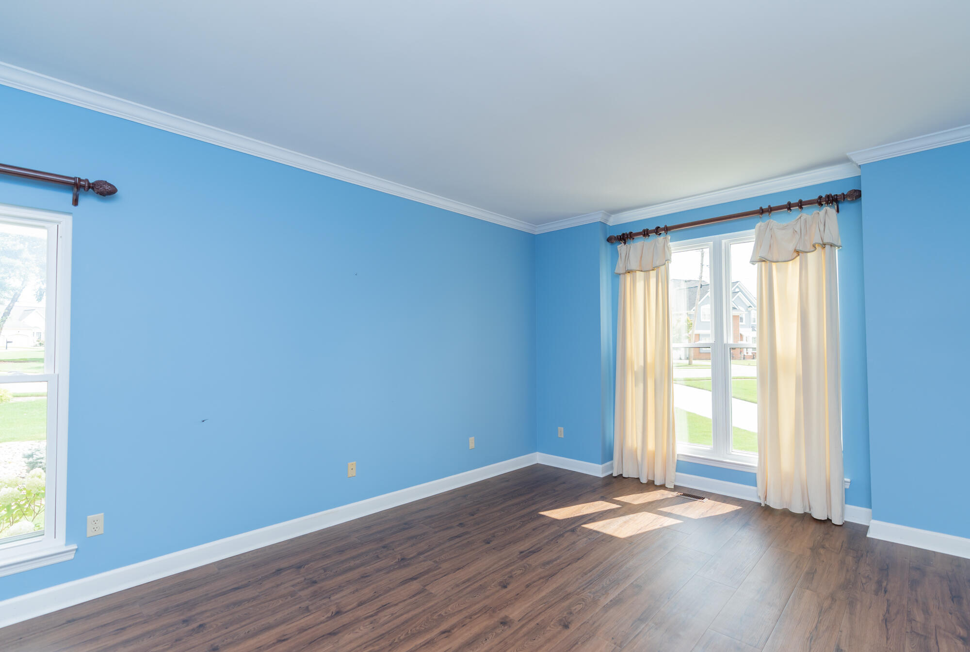 2421 Laurelton Creek Lane