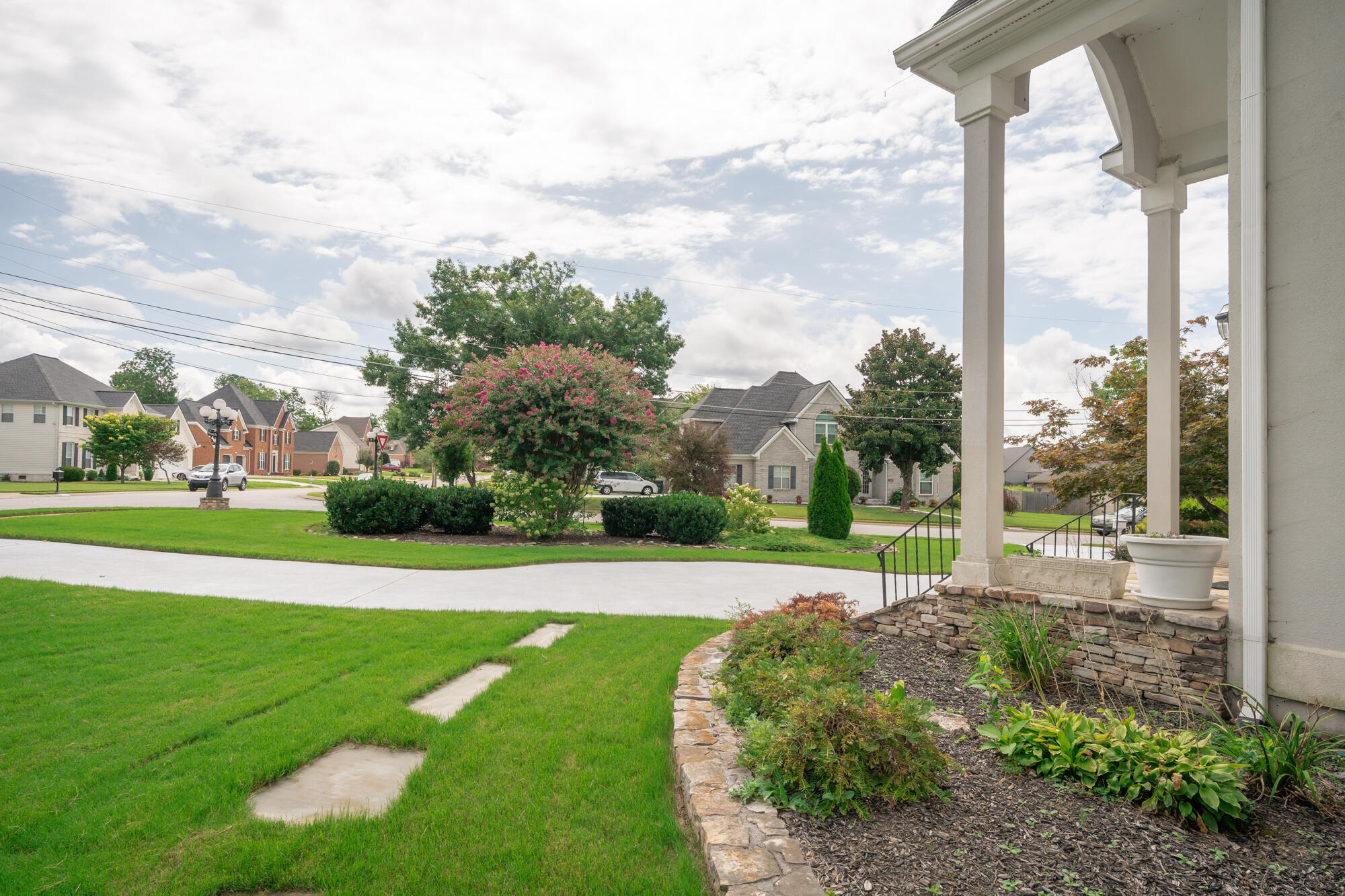 2421 Laurelton Creek Lane