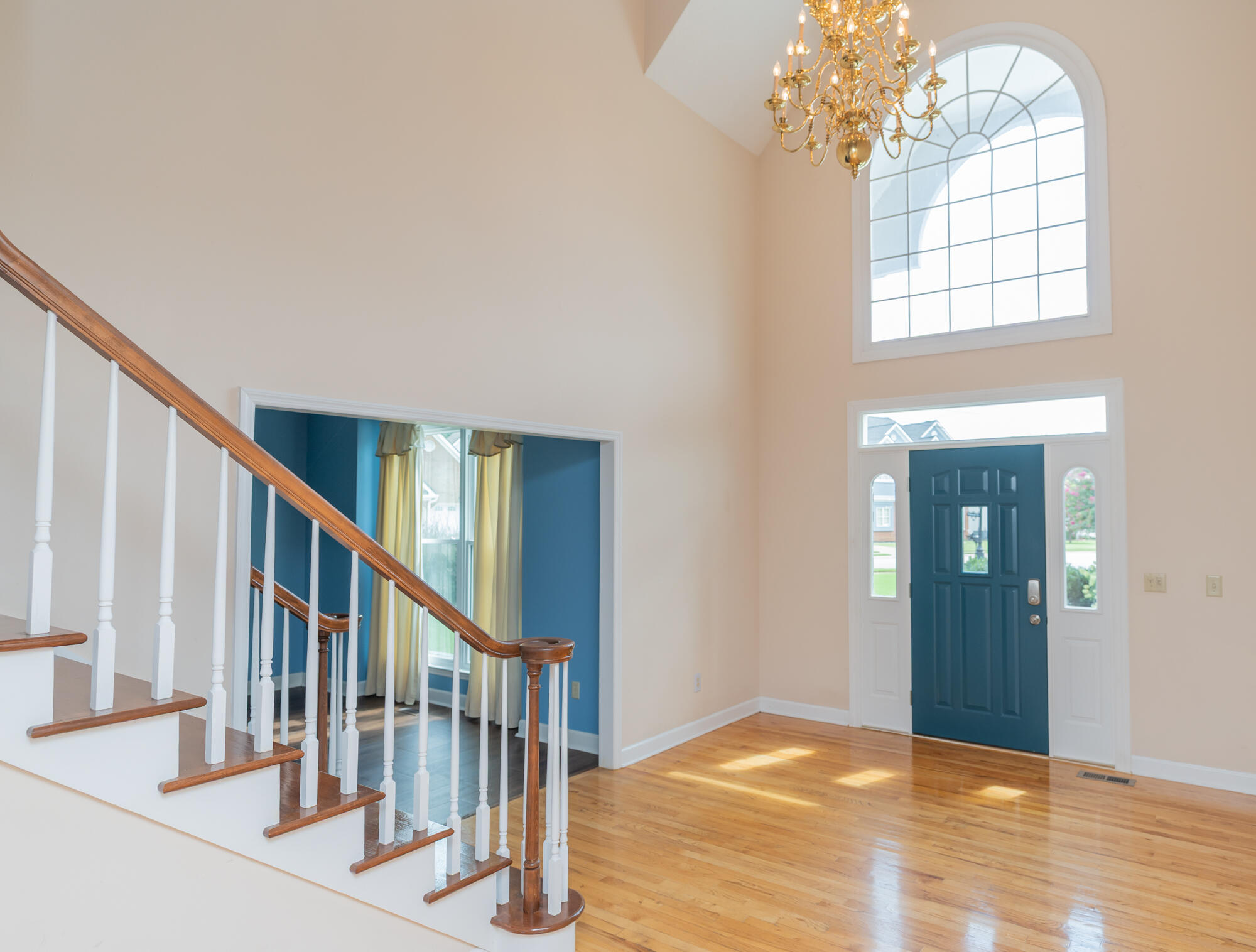 2421 Laurelton Creek Lane