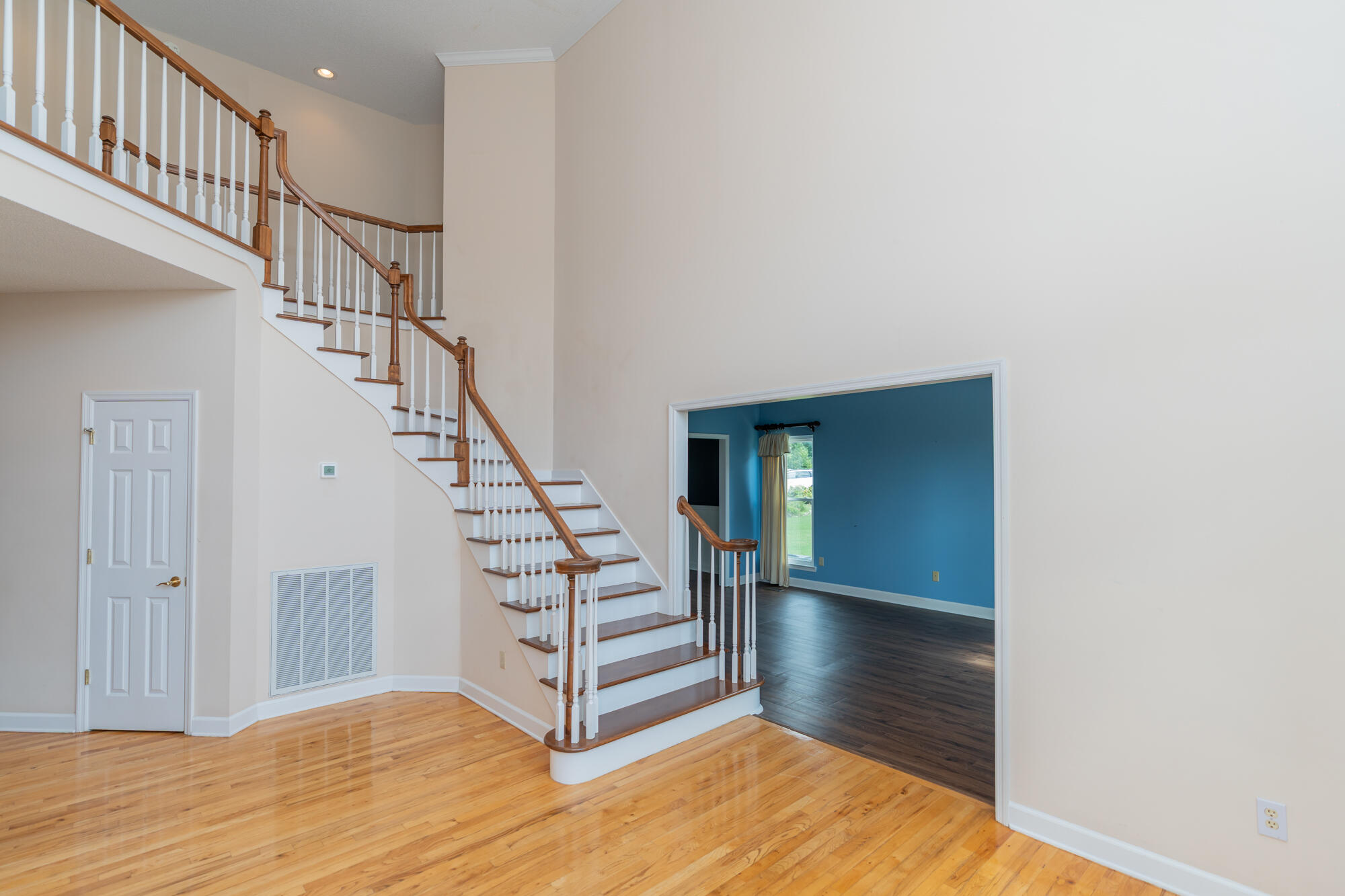 2421 Laurelton Creek Lane