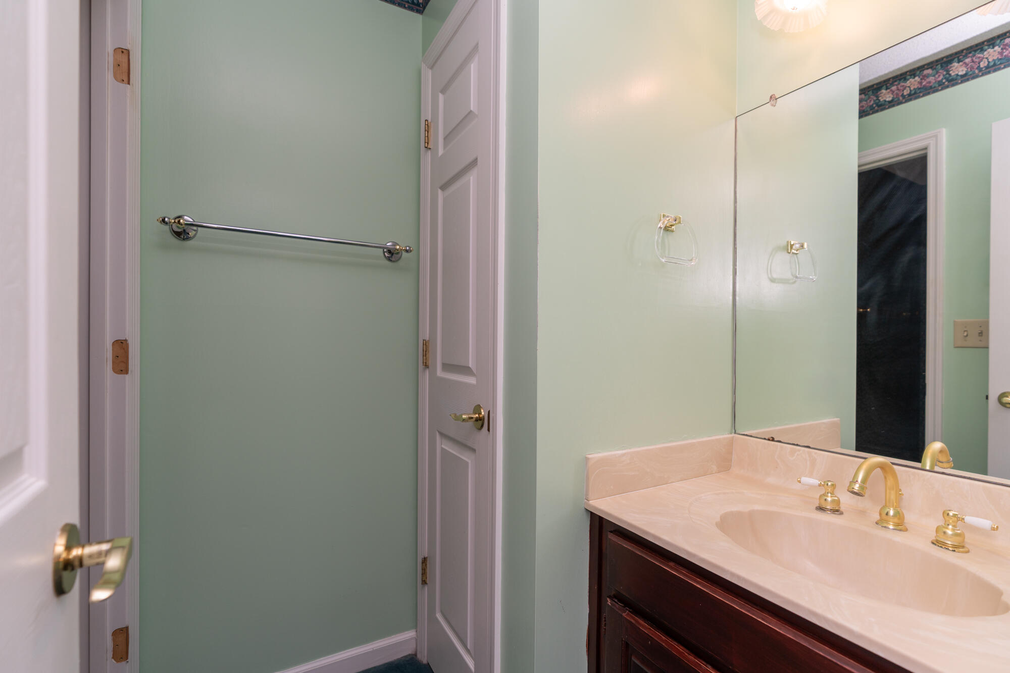 2421 Laurelton Creek Lane