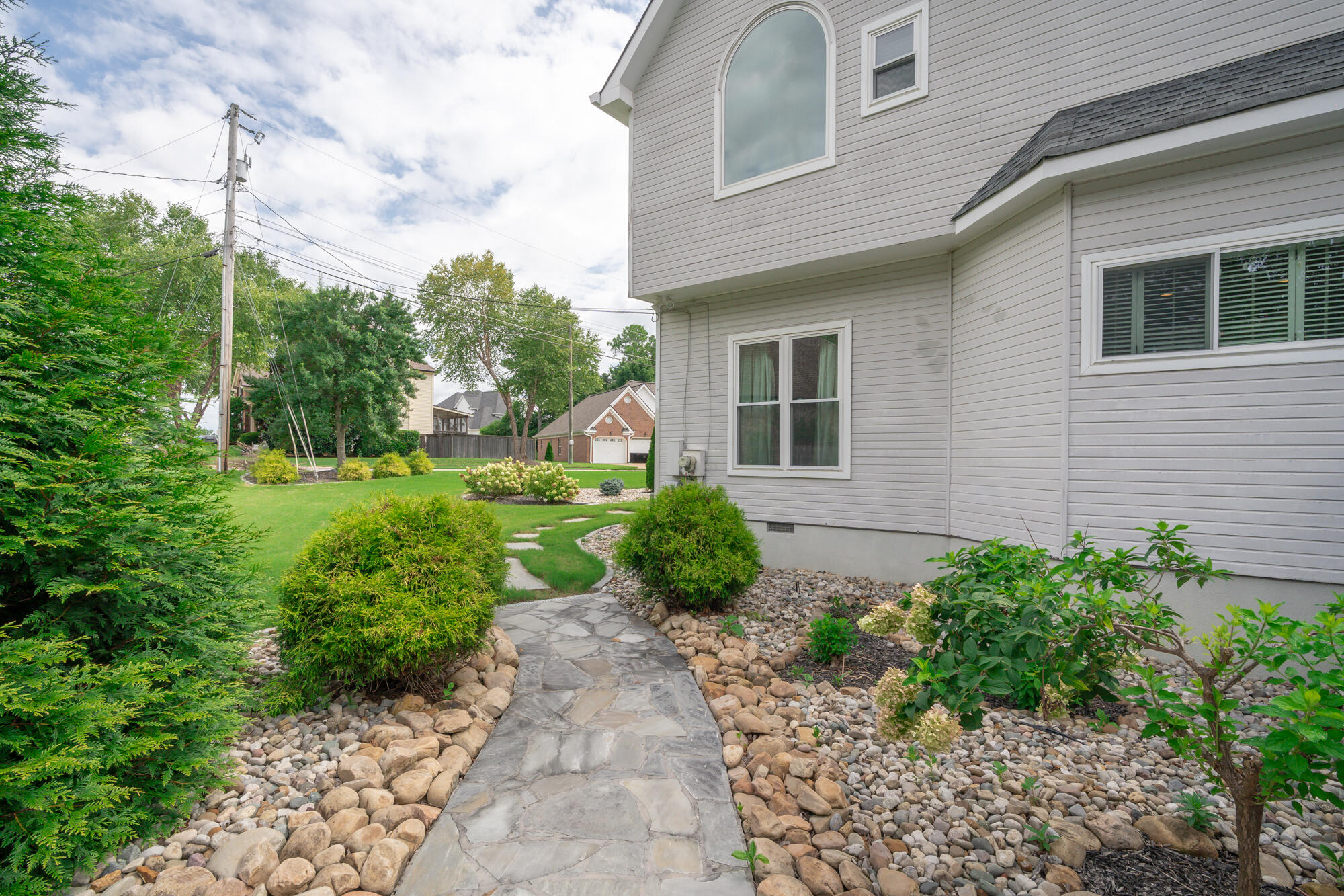 2421 Laurelton Creek Lane