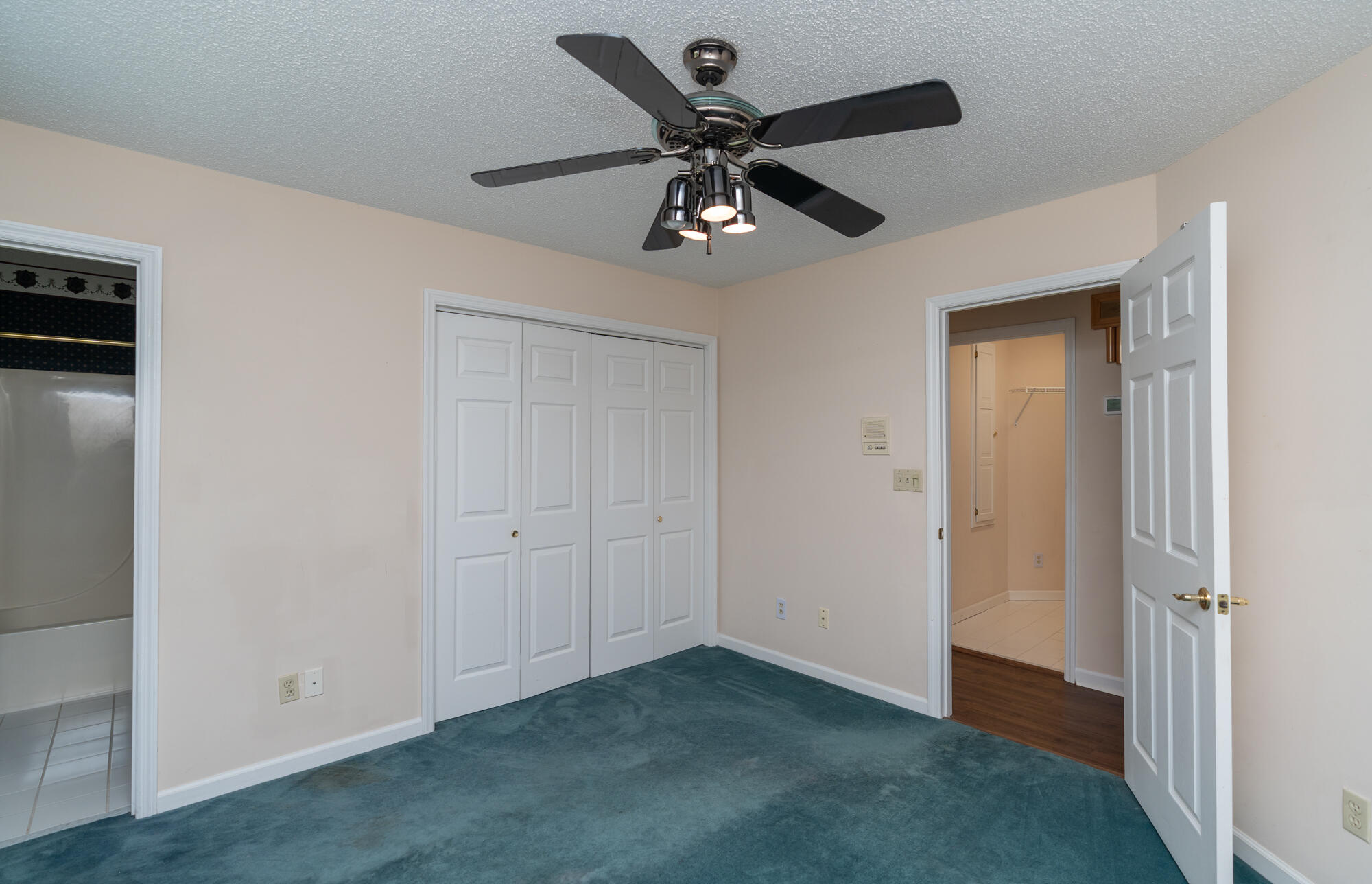 2421 Laurelton Creek Lane