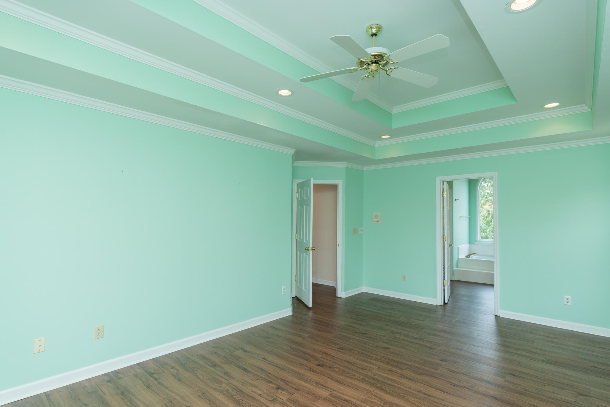 2421 Laurelton Creek Lane