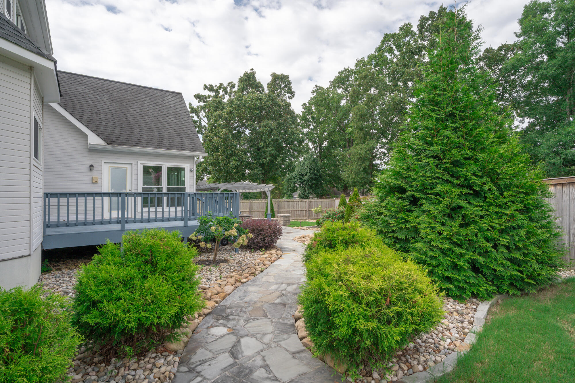 2421 Laurelton Creek Lane