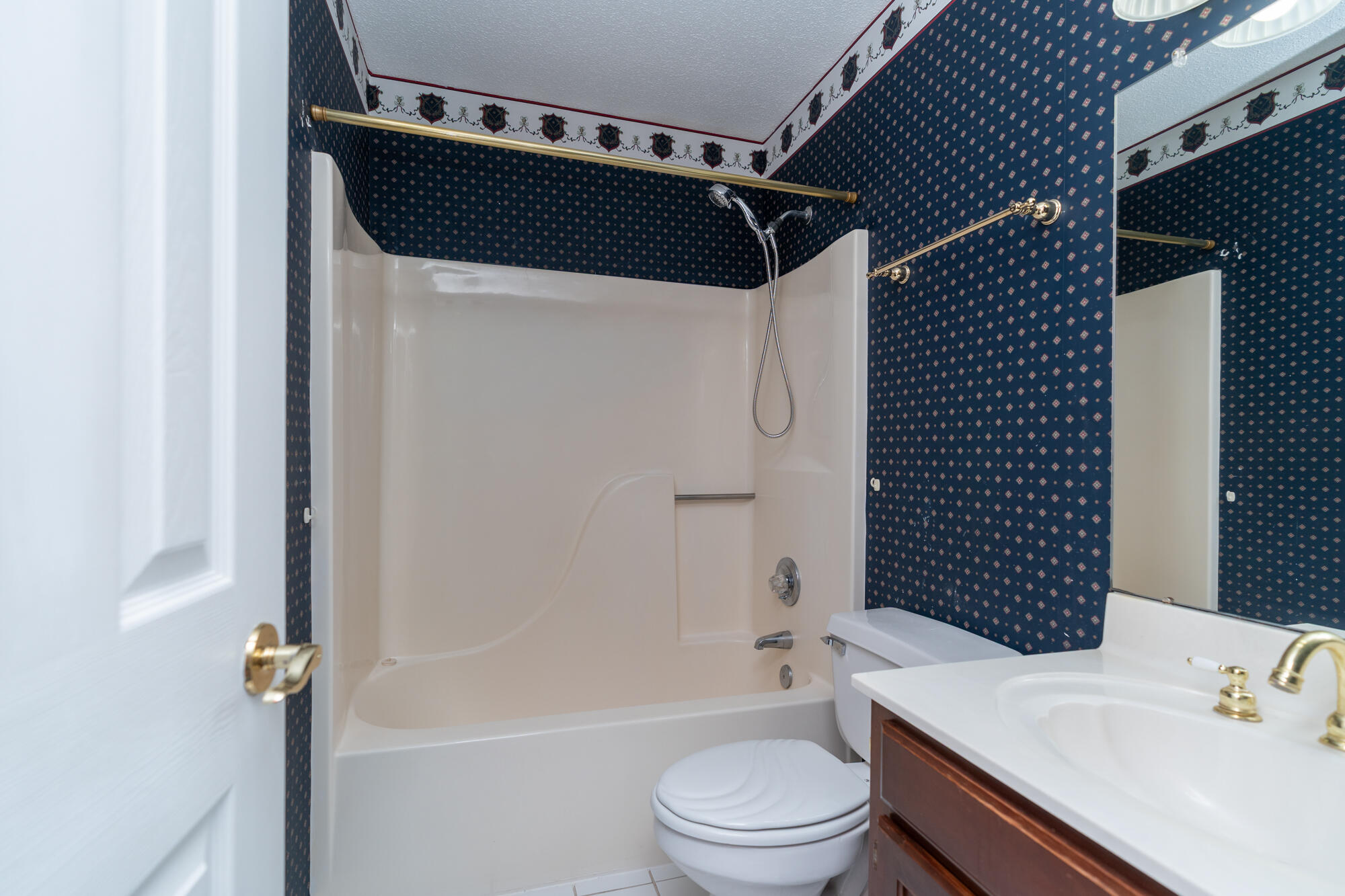 2421 Laurelton Creek Lane