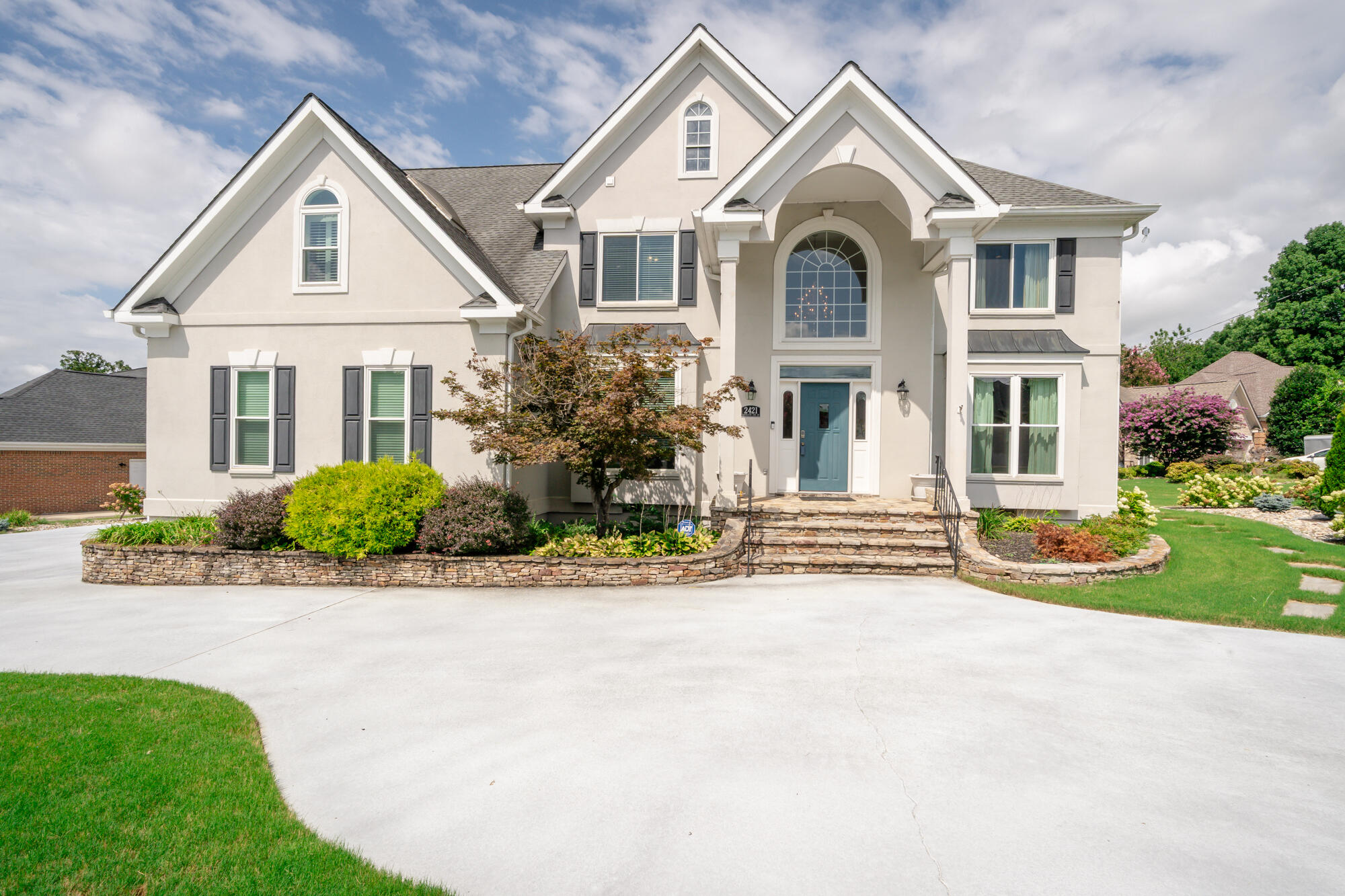 2421 Laurelton Creek Lane