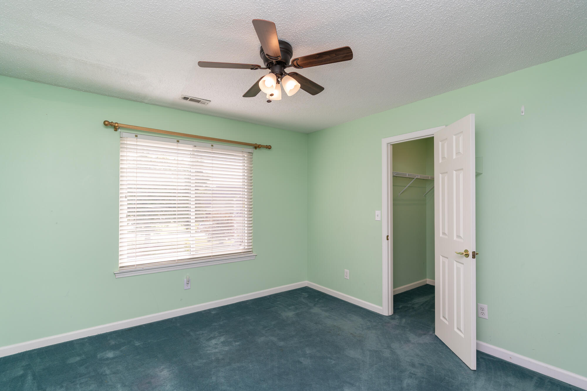 2421 Laurelton Creek Lane