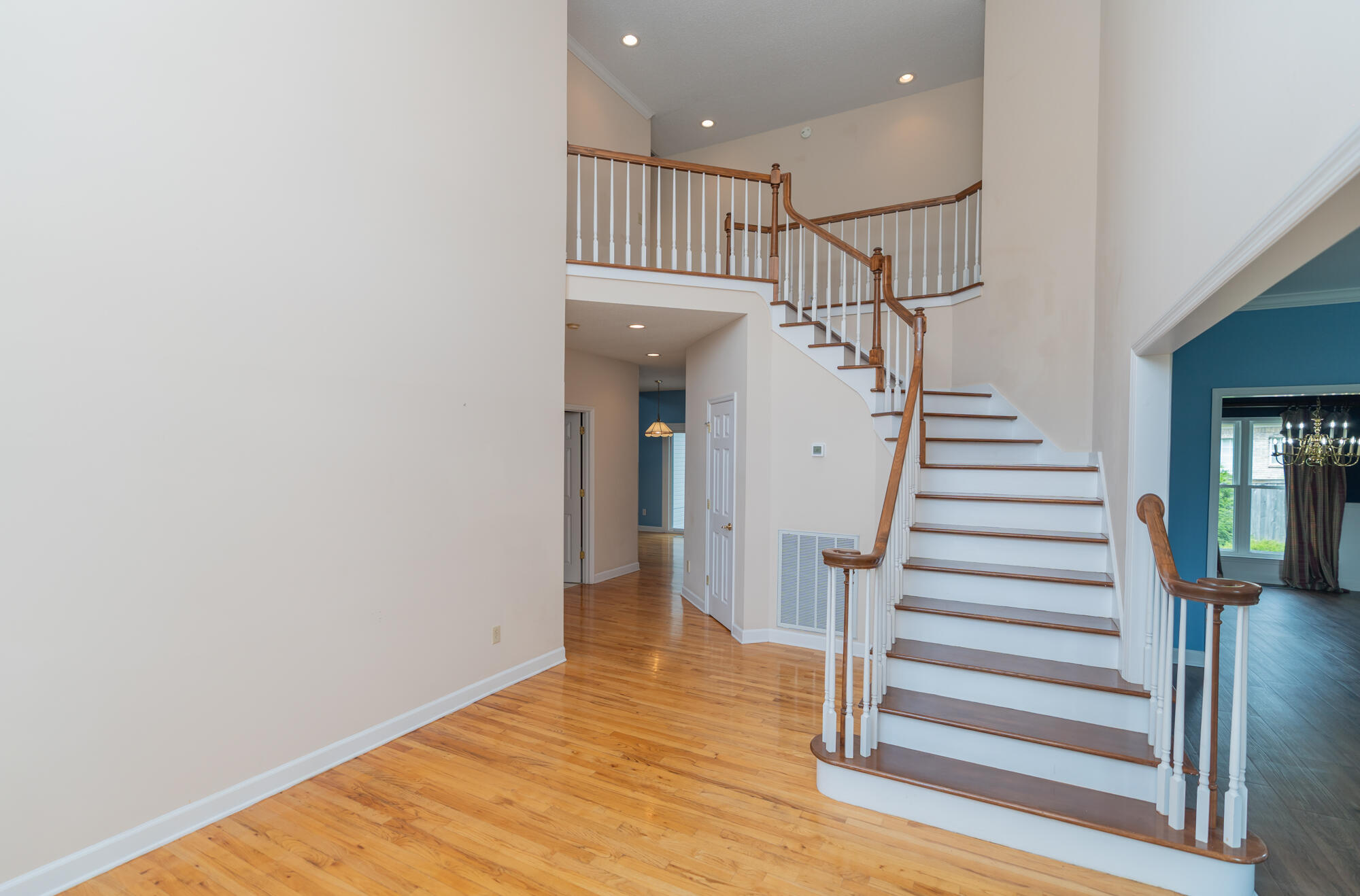 2421 Laurelton Creek Lane