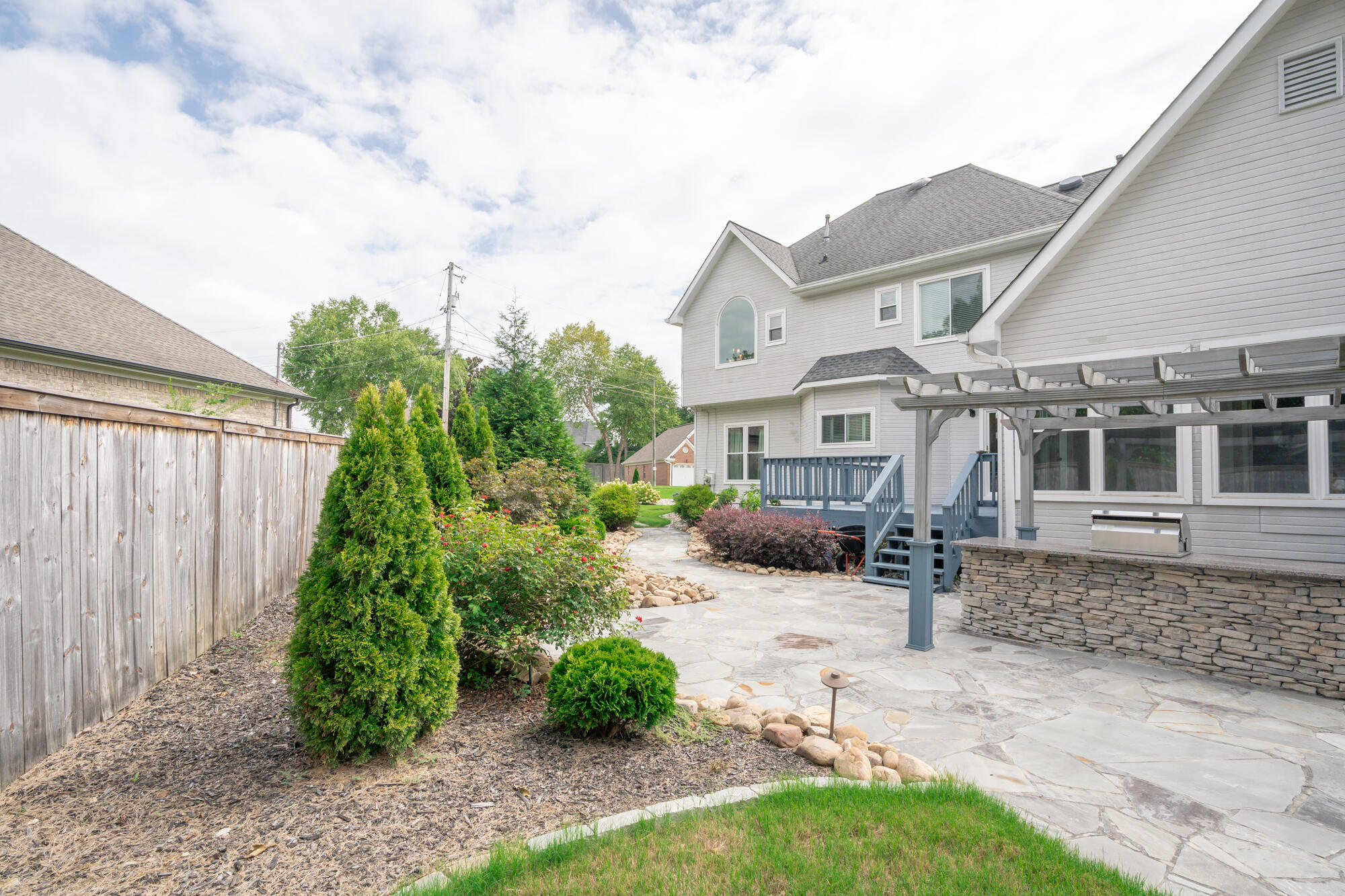 2421 Laurelton Creek Lane