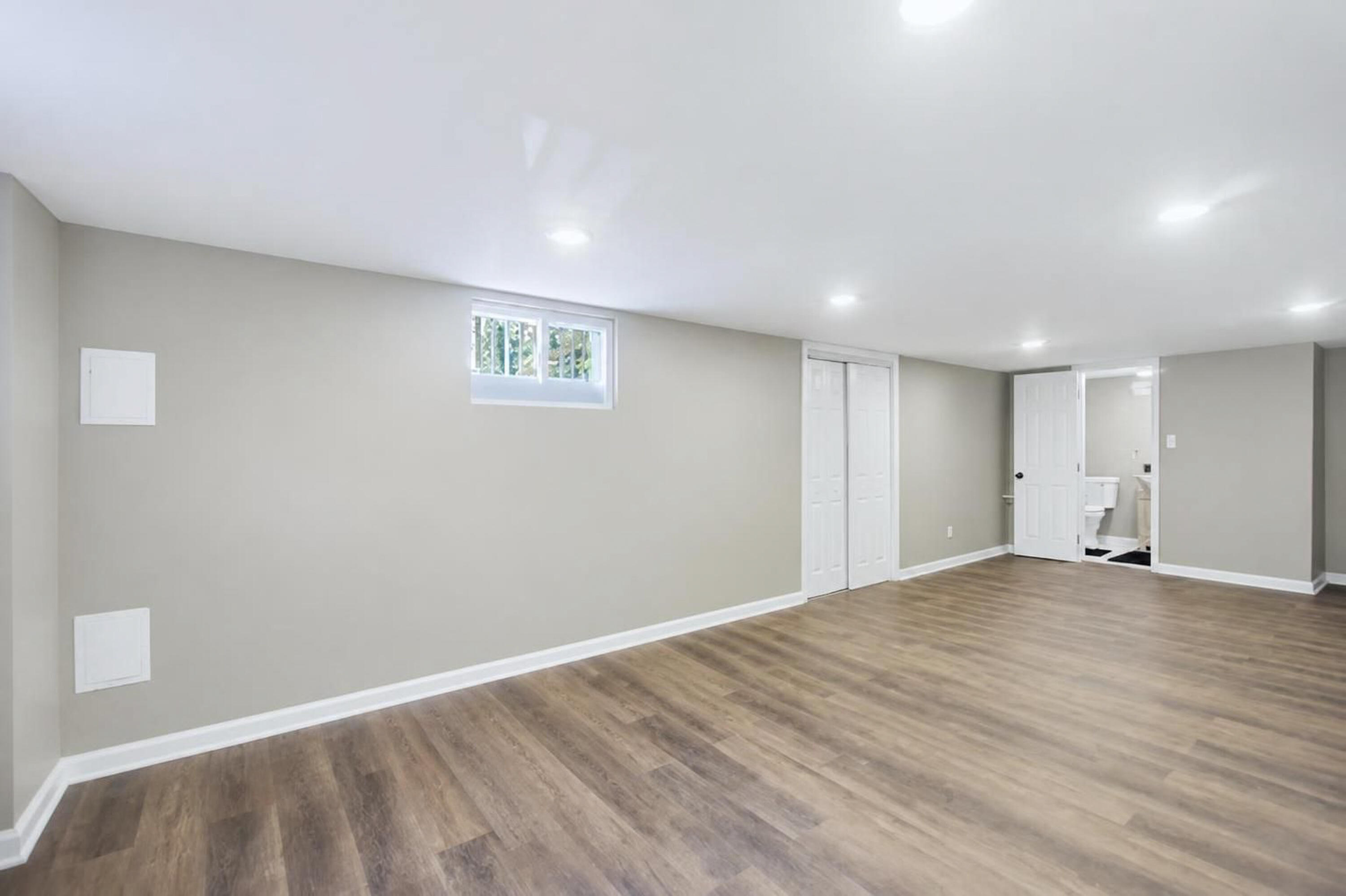1121 Orangewood Avenue
