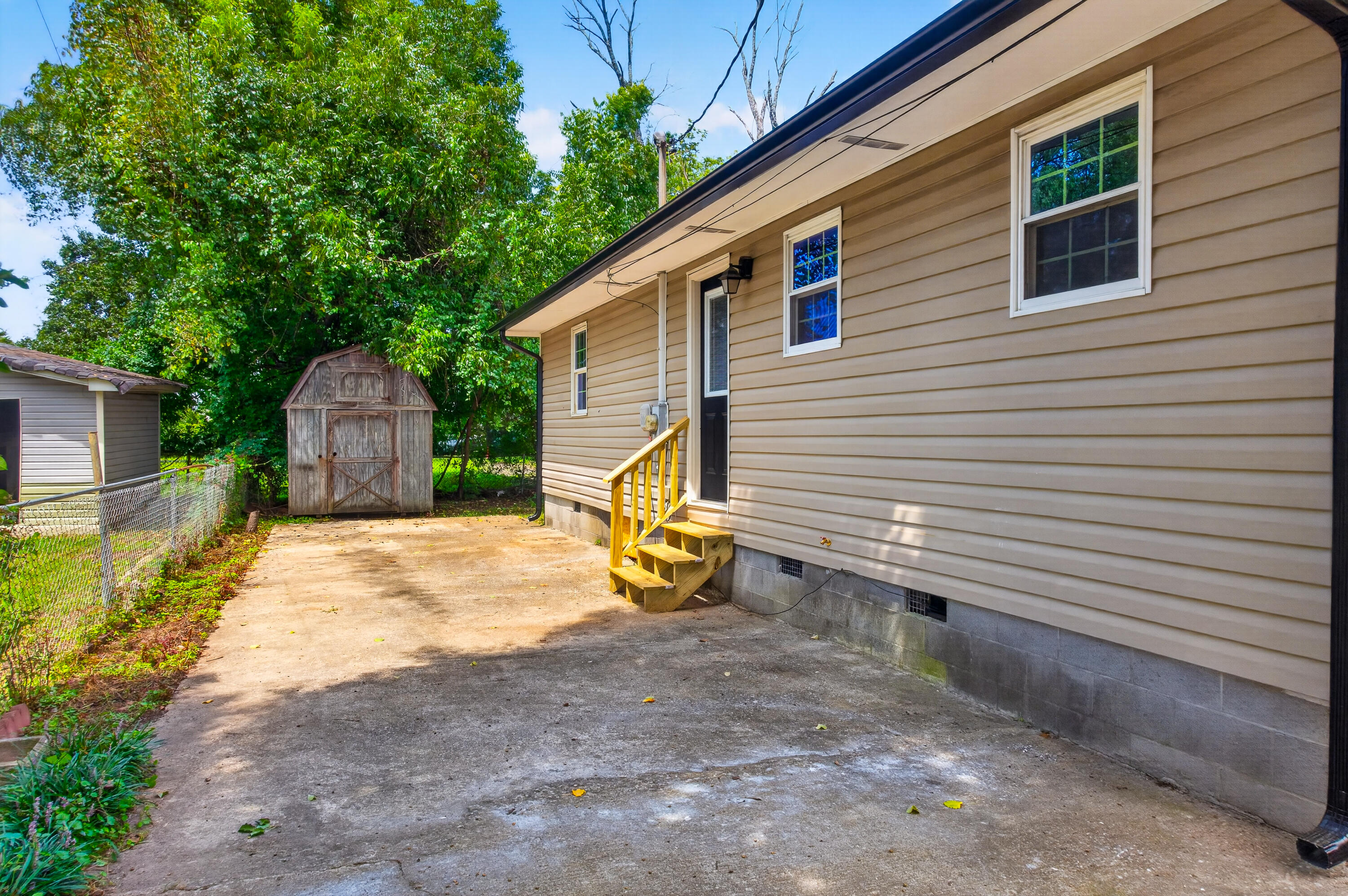 513 W Gordon Avenue
