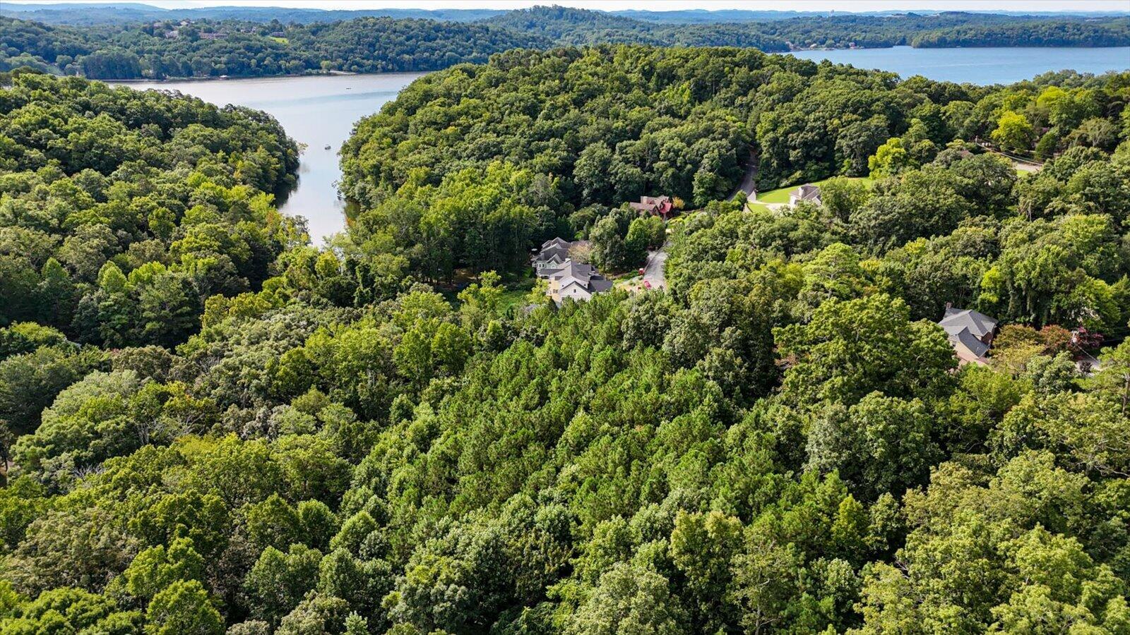 2001 River Bluff Drive, 29