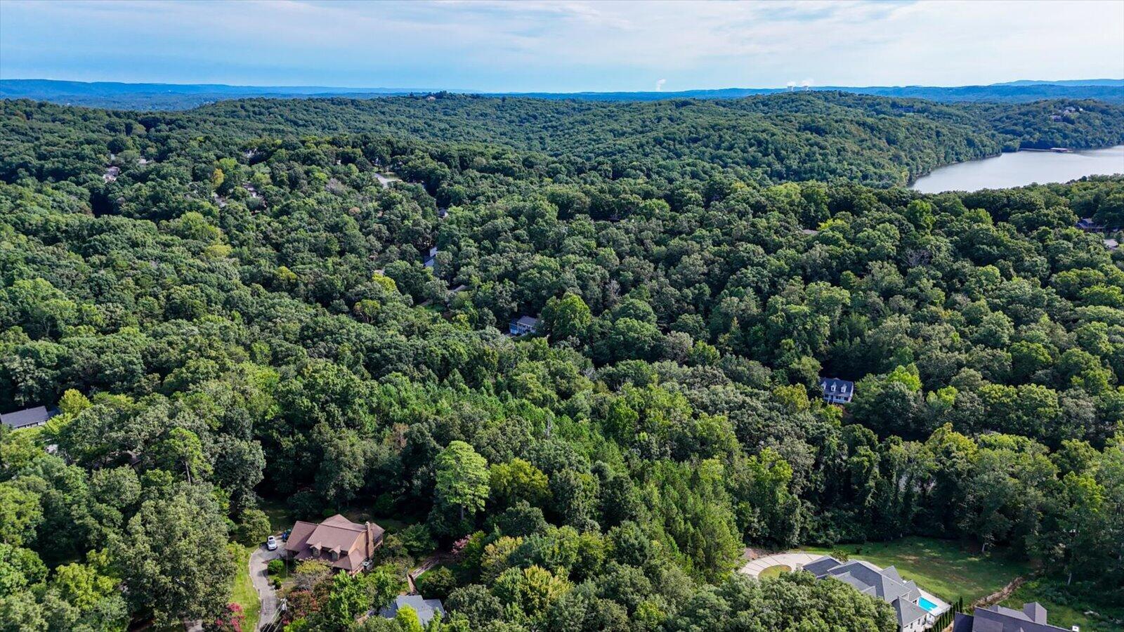 2001 River Bluff Drive, 29