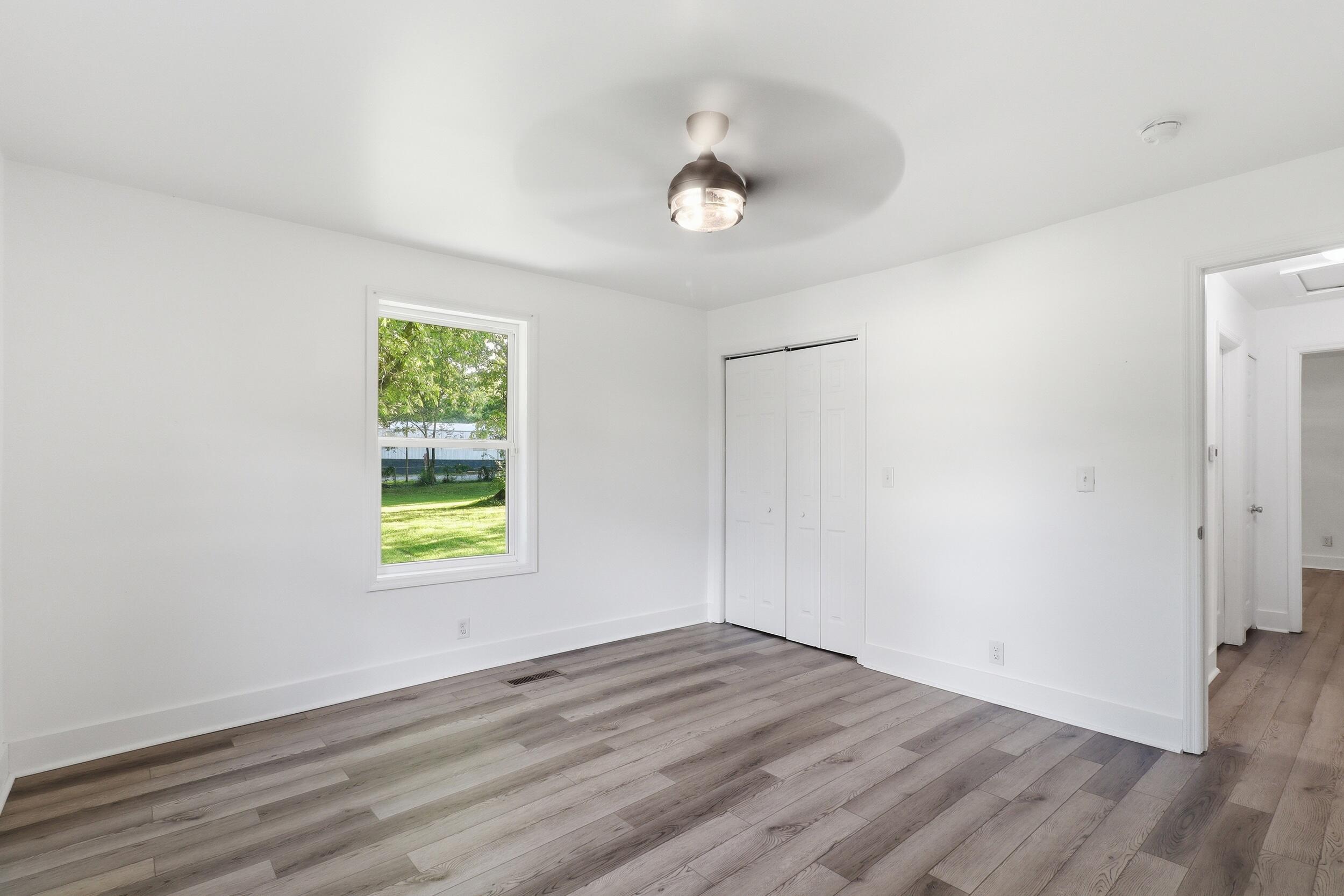 711 W James Avenue