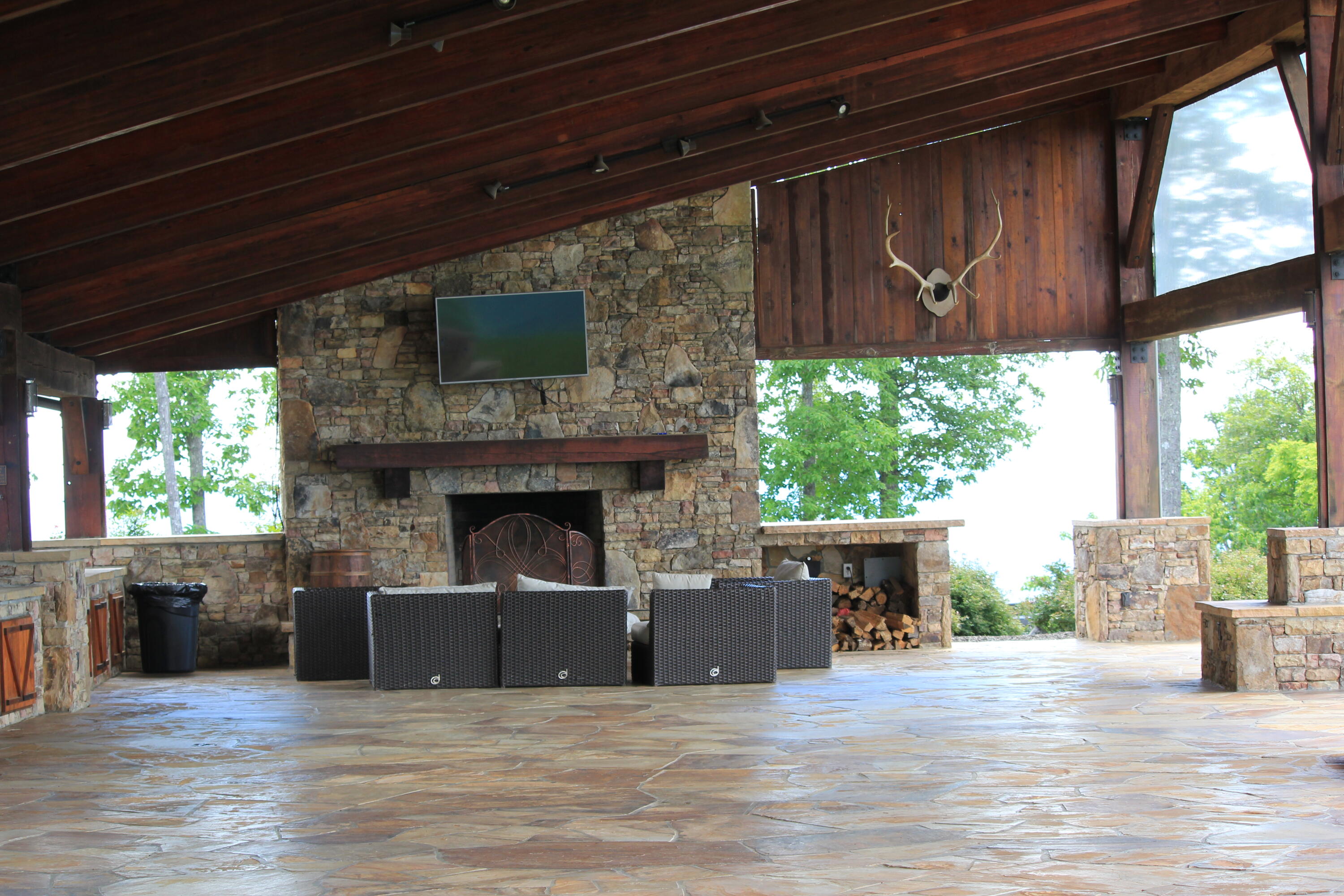 1625 River Bluffs Drive