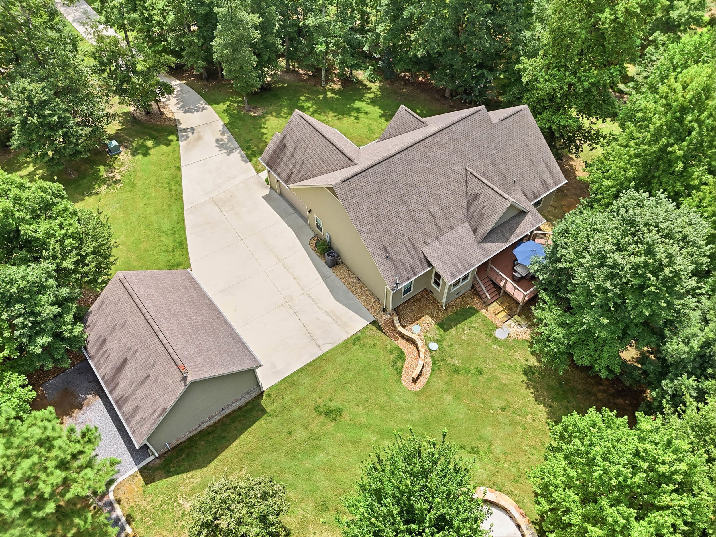 1625 River Bluffs Drive