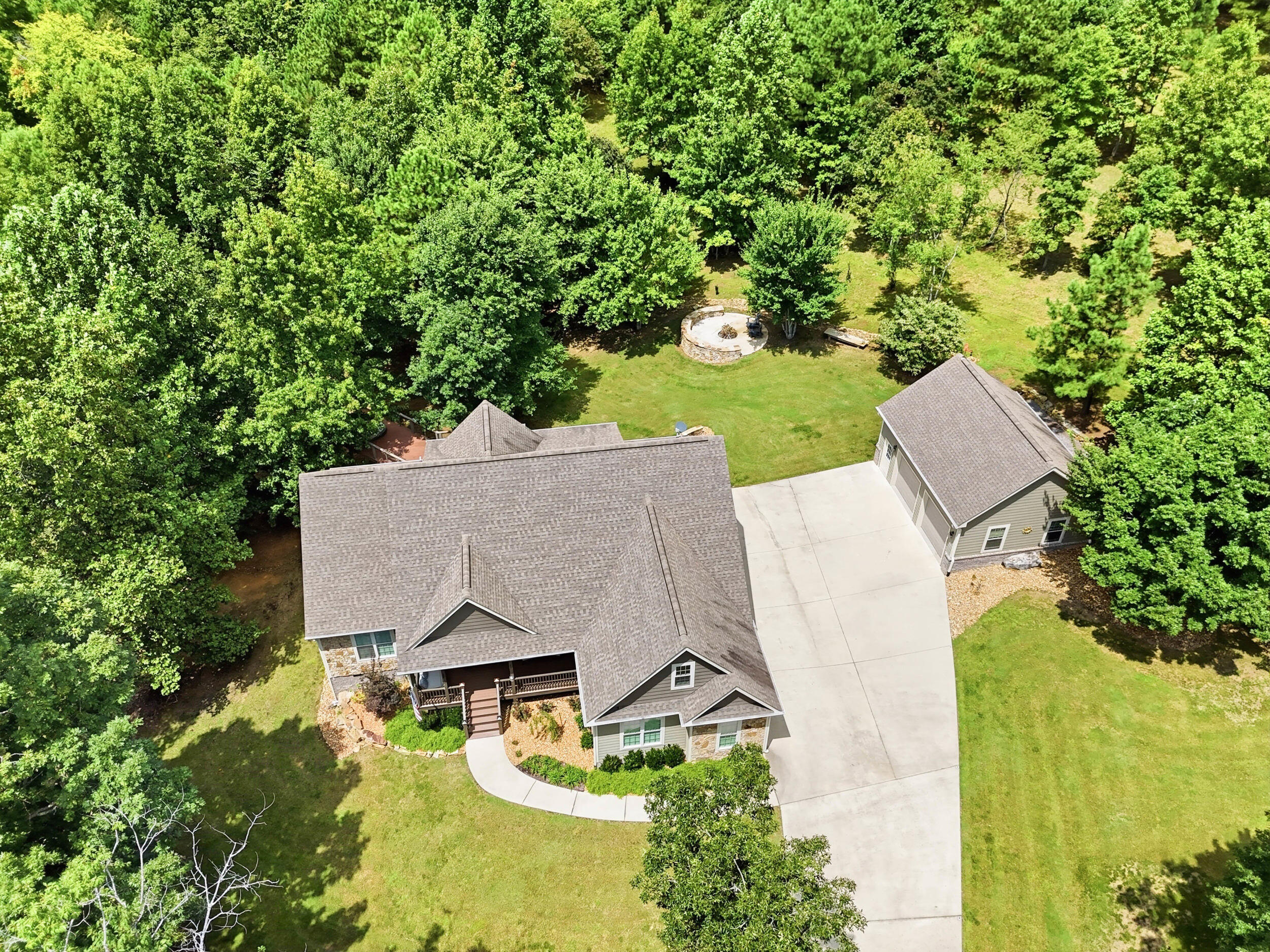 1625 River Bluffs Drive