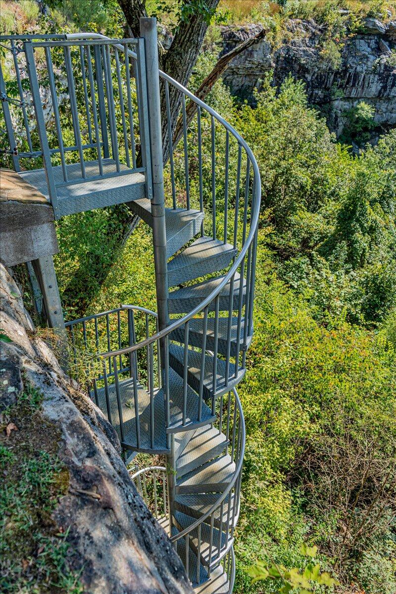 1625 River Bluffs Drive