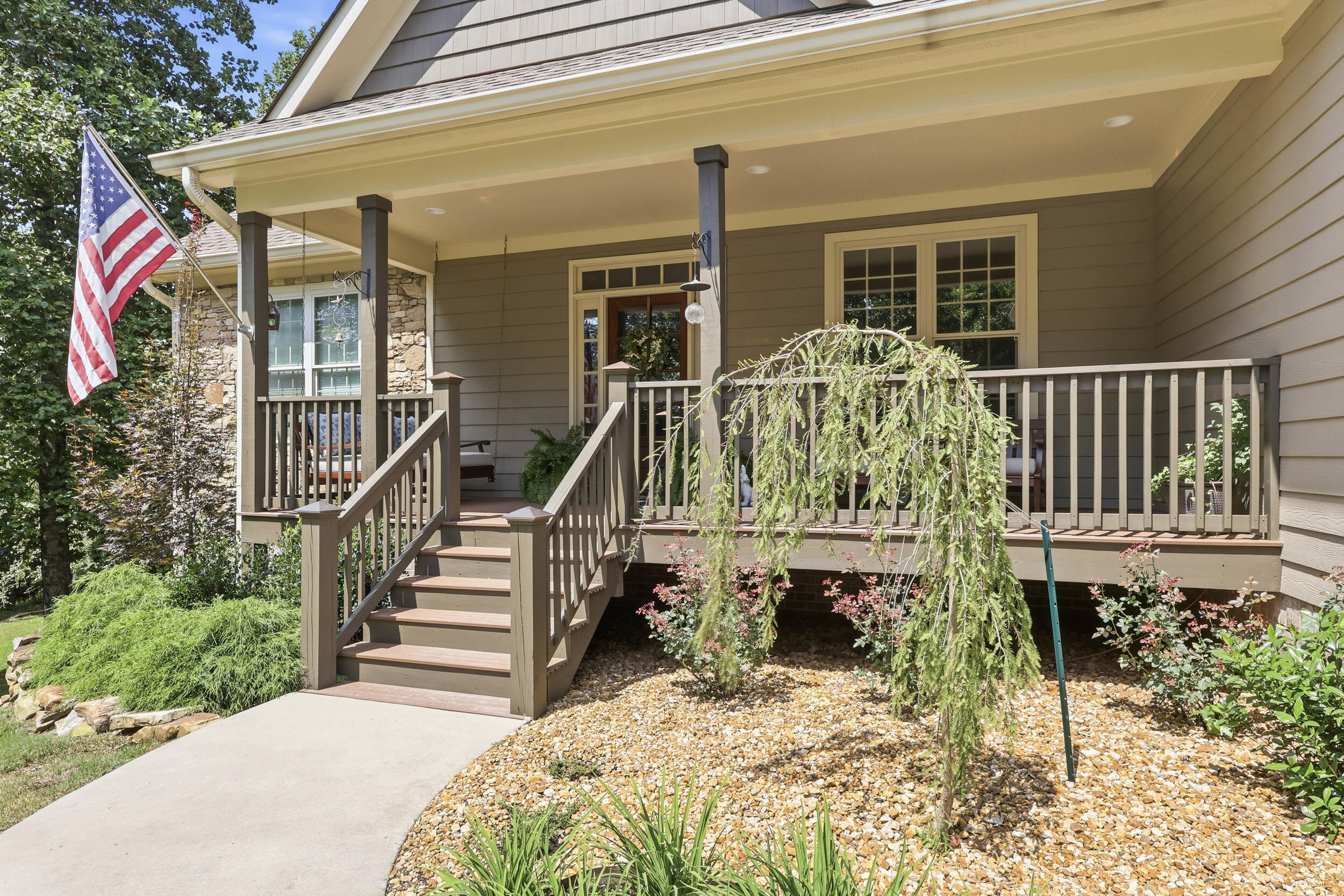 1625 River Bluffs Drive