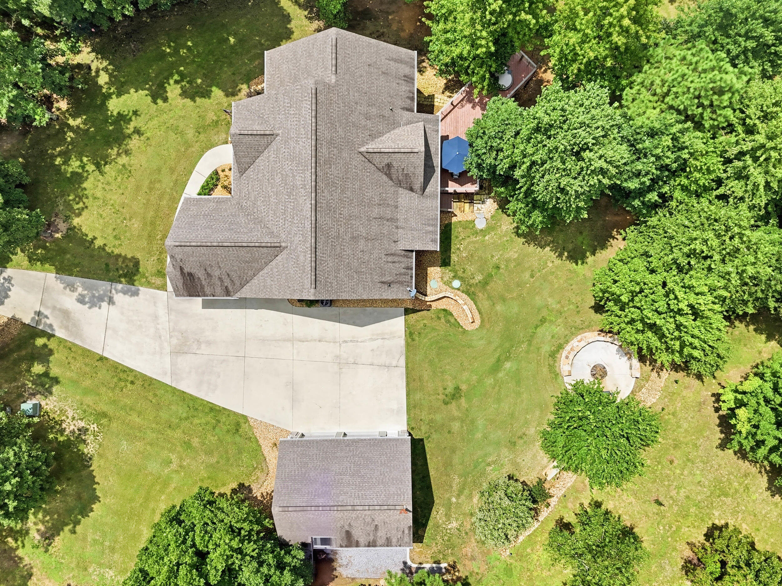 1625 River Bluffs Drive