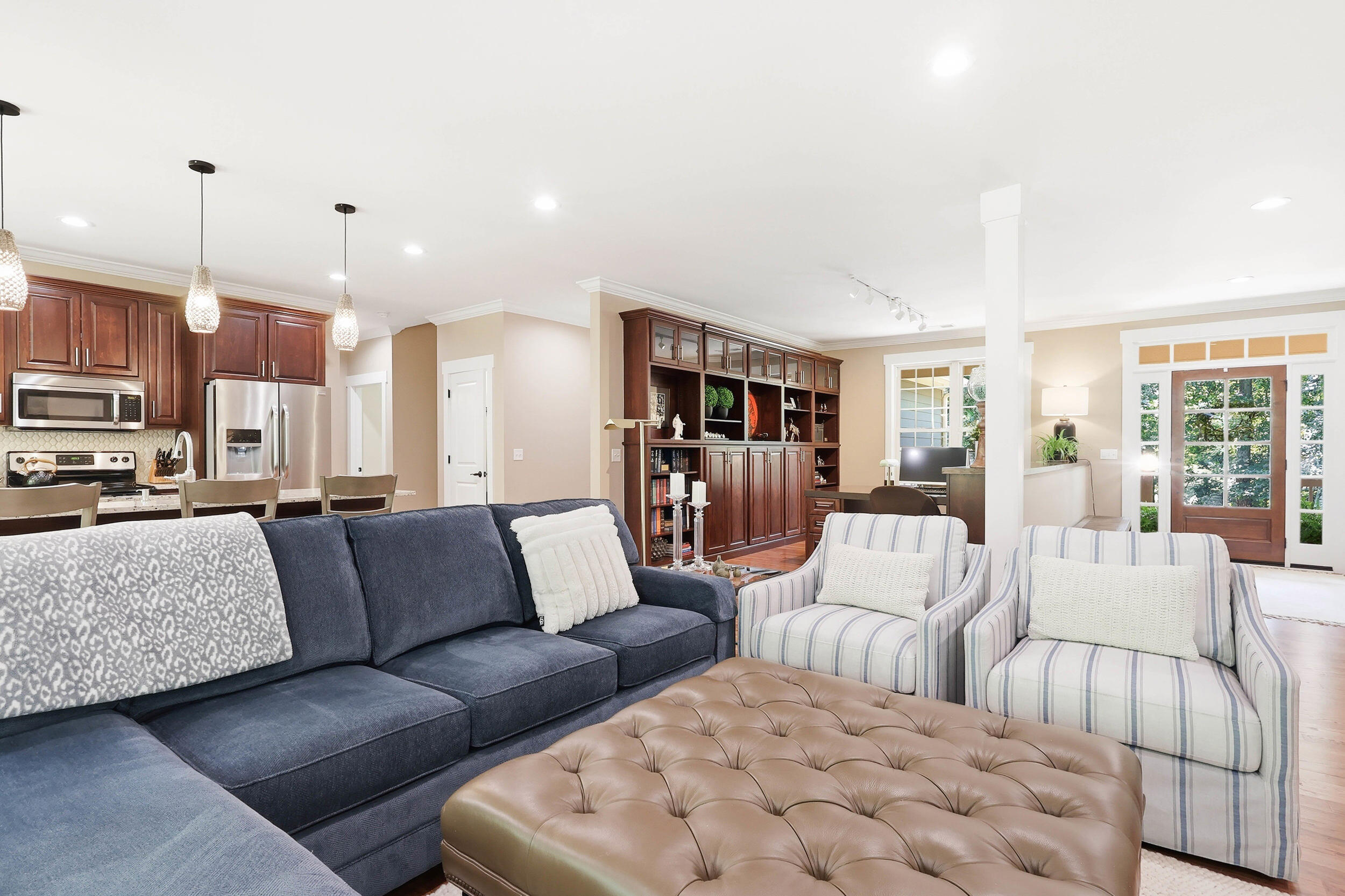 1625 River Bluffs Drive