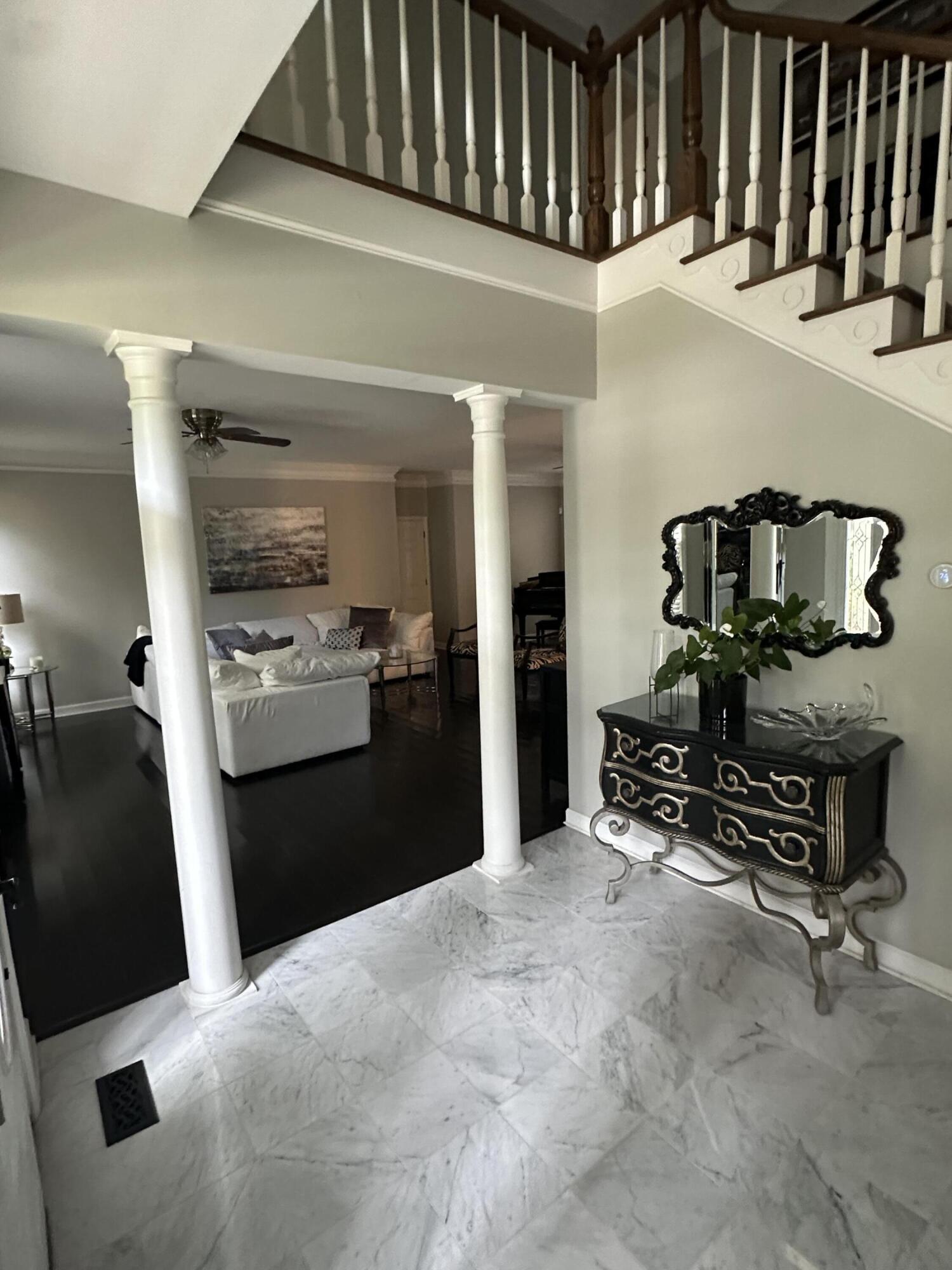4726 Buckingham Drive