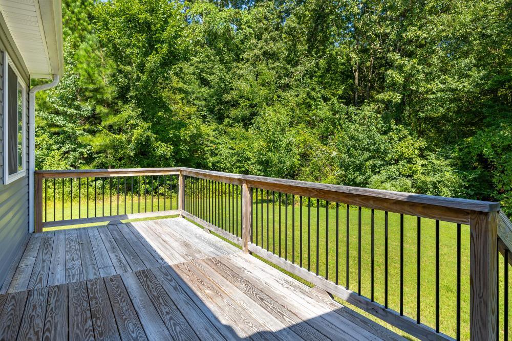1428 Woodland Cove Drive NE