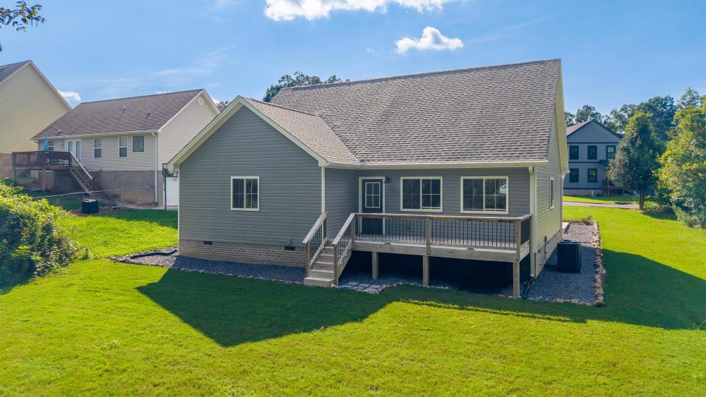 1428 Woodland Cove Drive NE